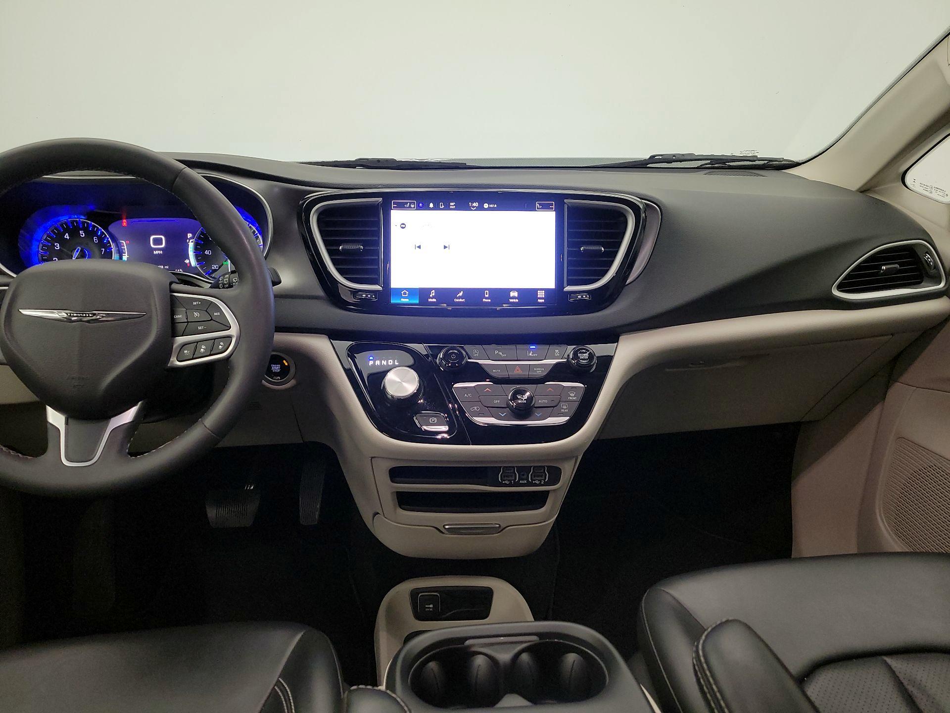 Thumbnail: 2023 Chrysler Pacifica - 9