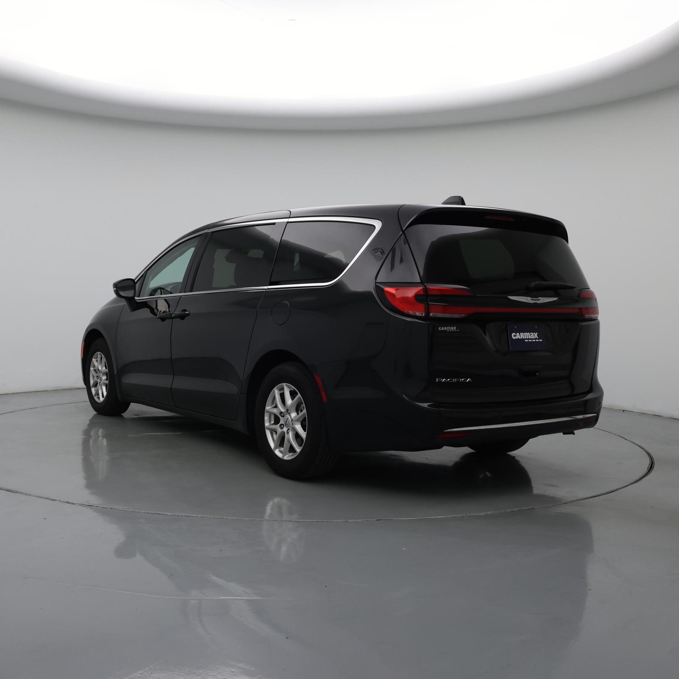 Thumbnail: 2023 Chrysler Pacifica - 2