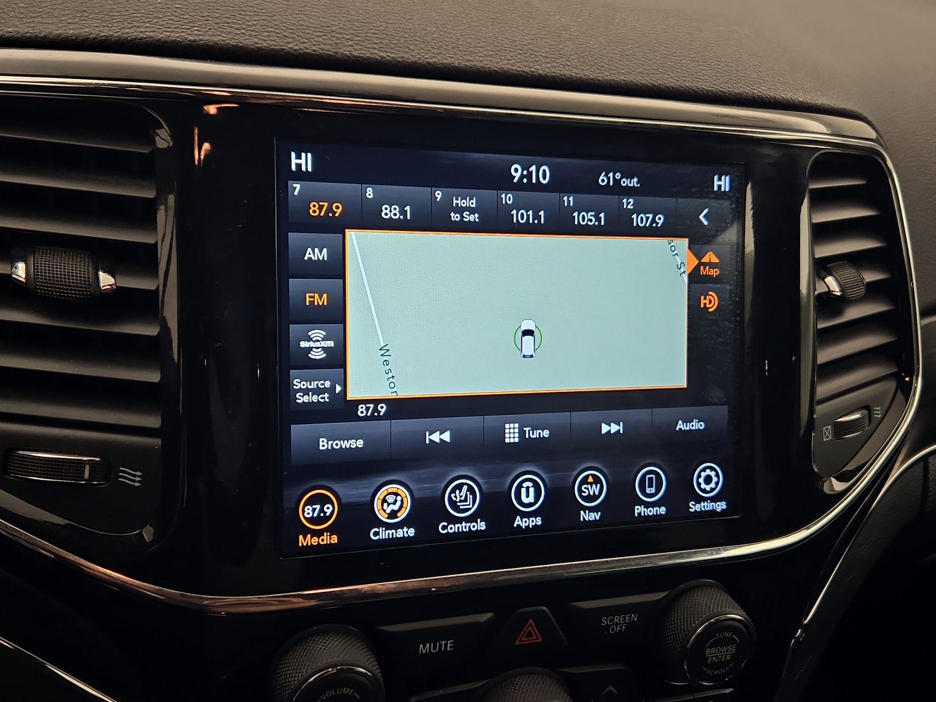 Thumbnail: 2021 Jeep Grand Cherokee - 14