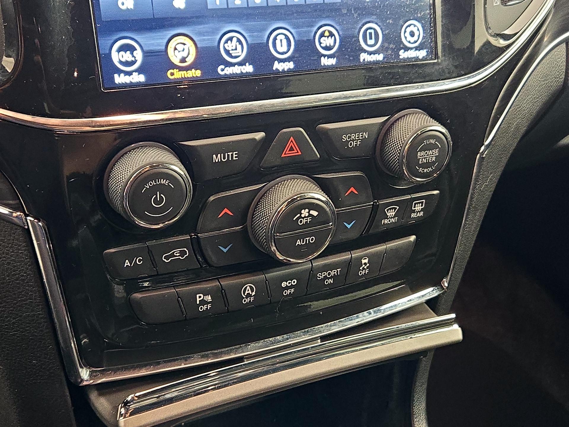 Thumbnail: 2021 Jeep Grand Cherokee - 17