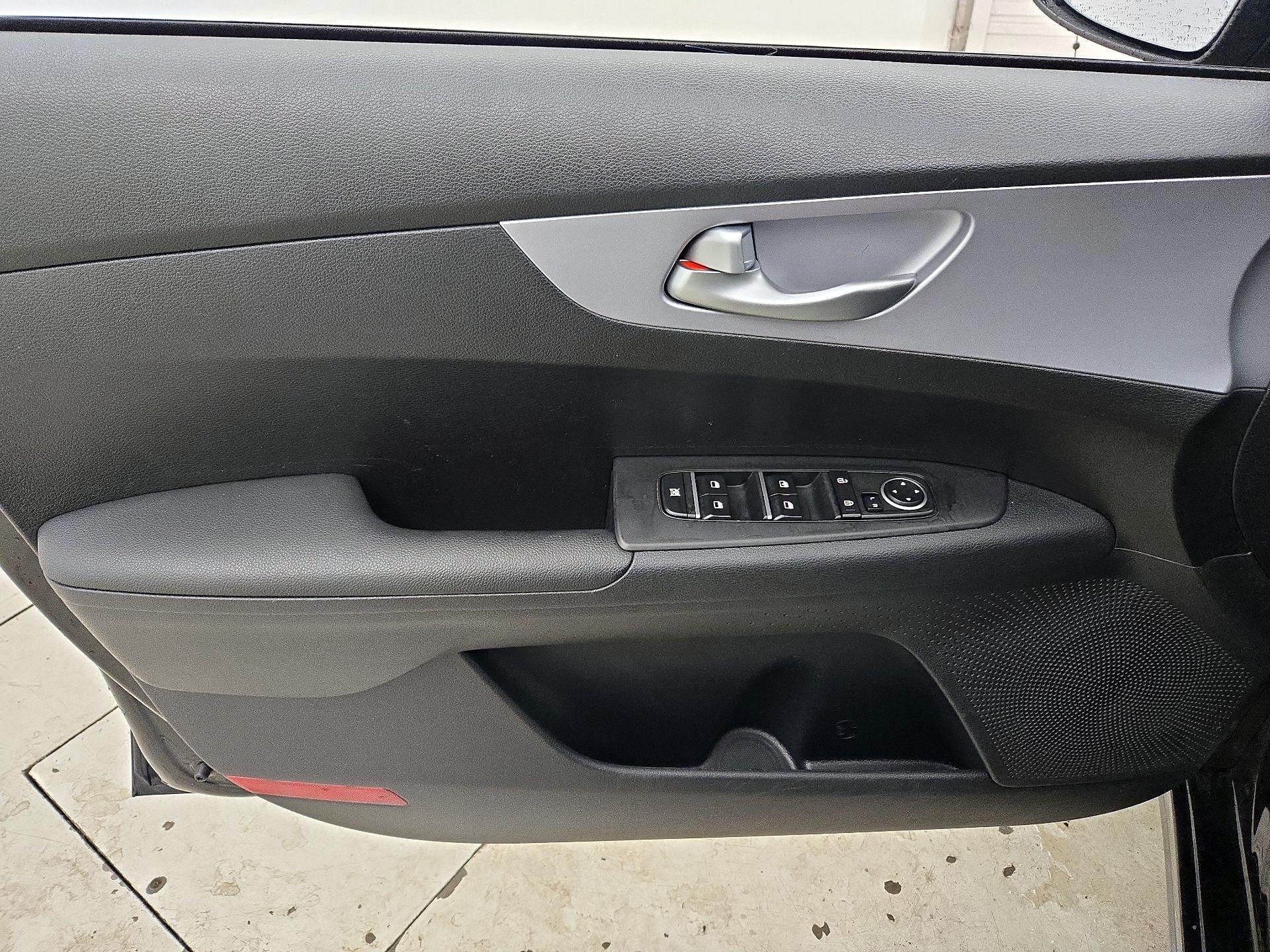 Thumbnail: 2024 Kia Forte - 12