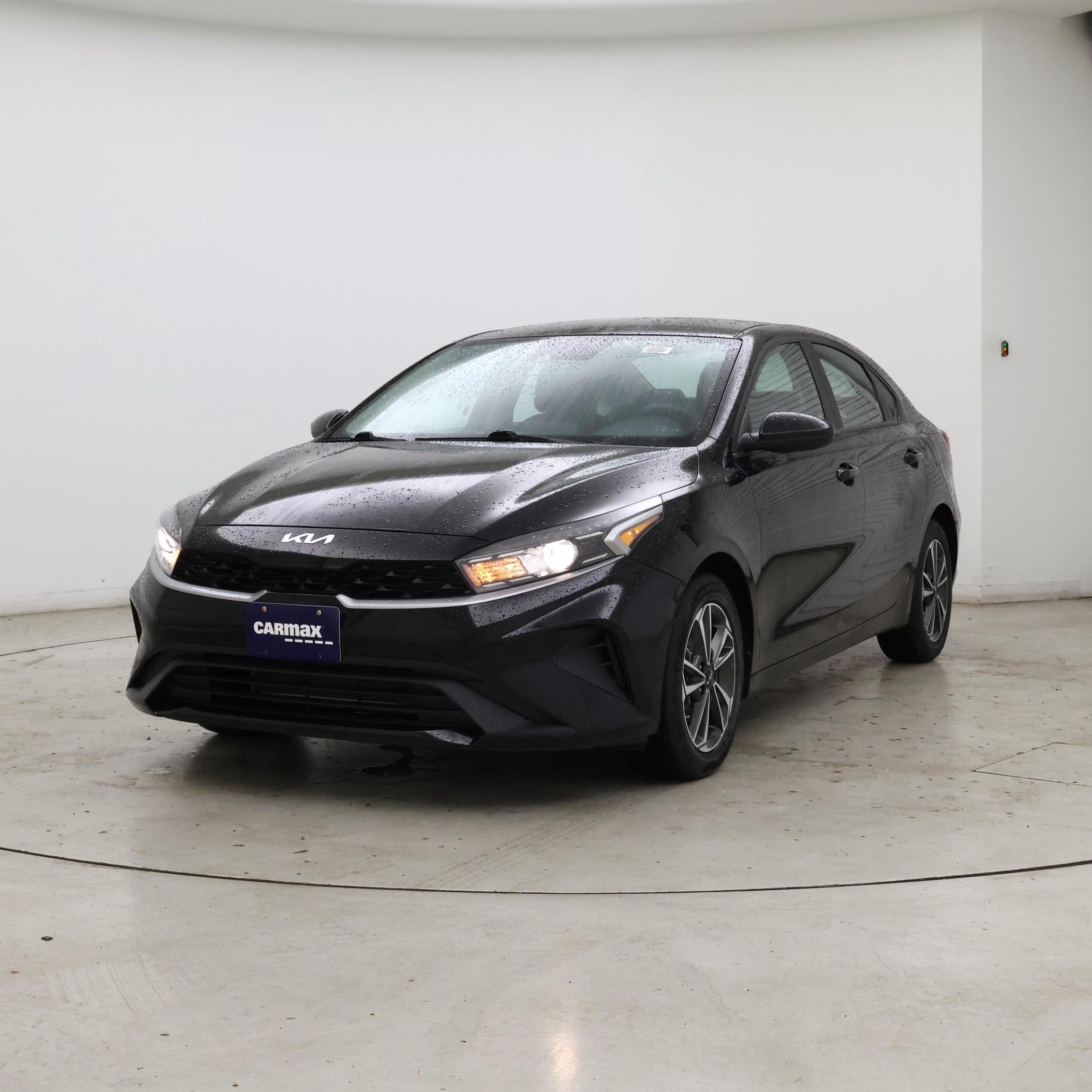 Thumbnail: 2024 Kia Forte - 4