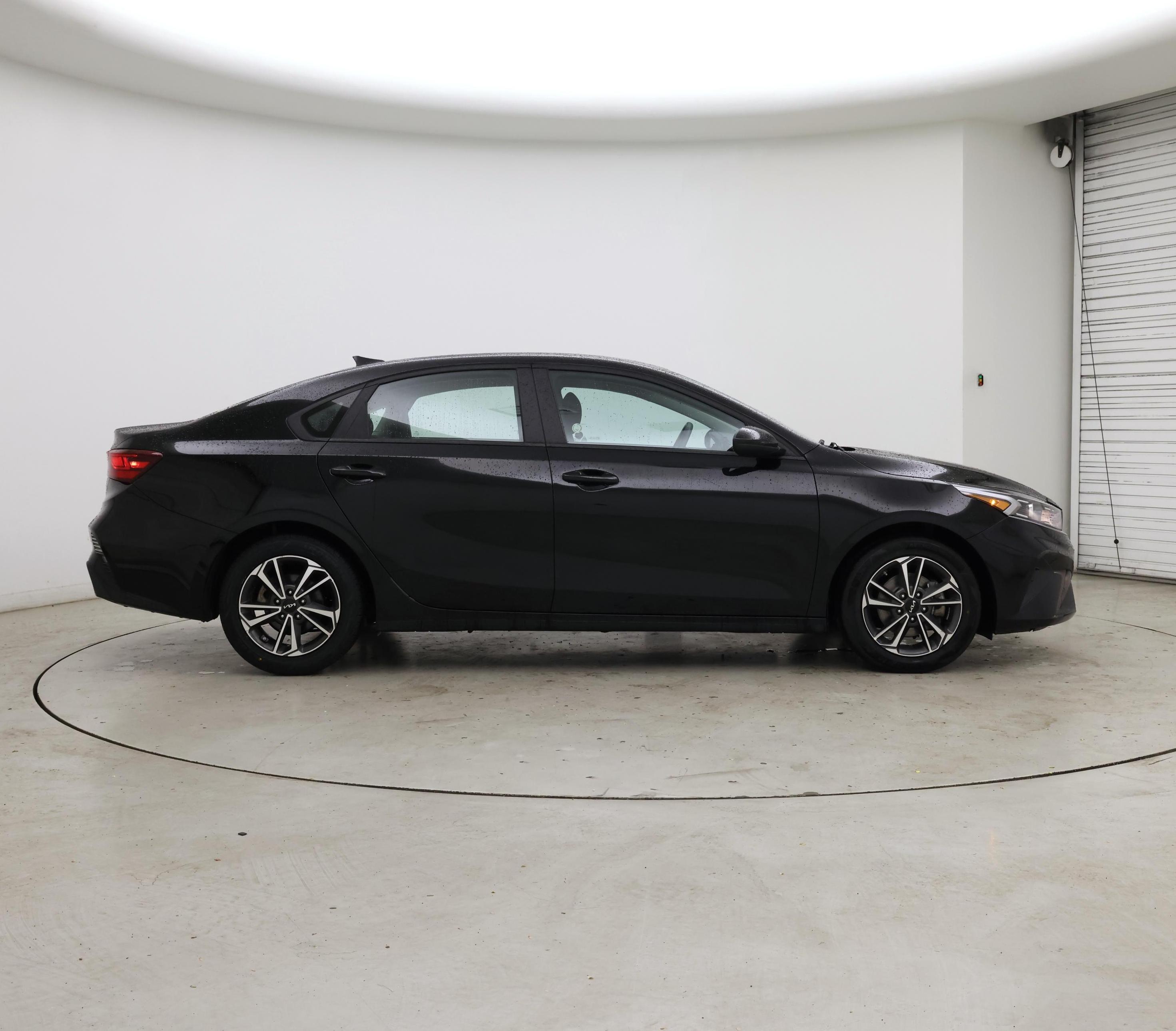 Thumbnail: 2024 Kia Forte - 7
