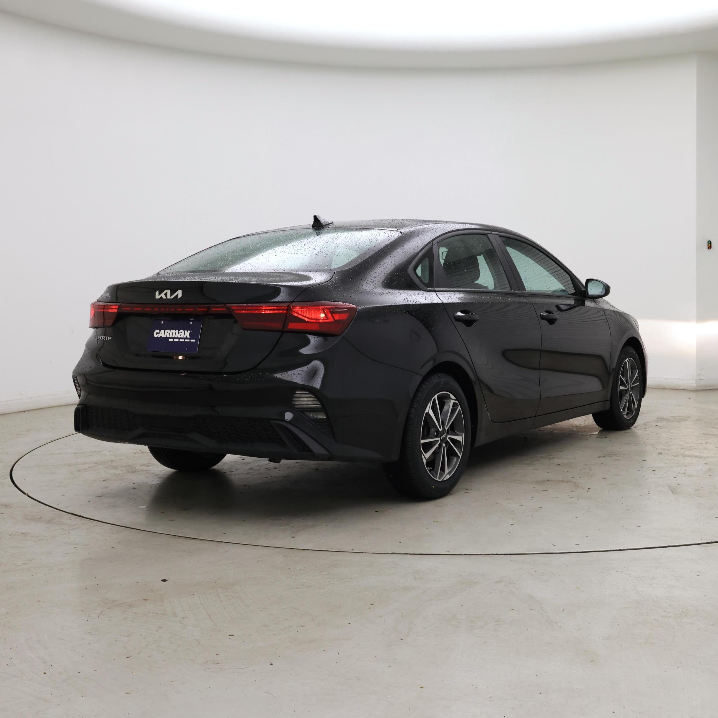 Thumbnail: 2024 Kia Forte - 8