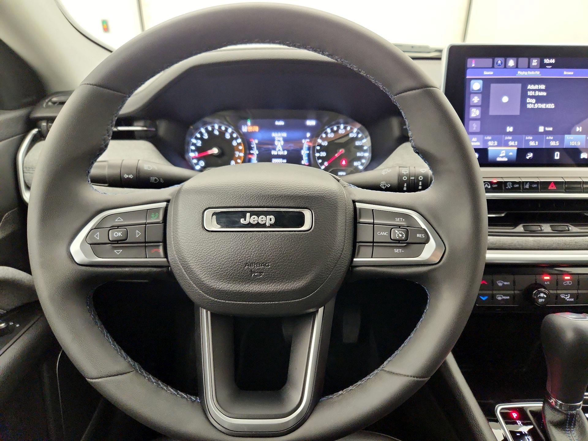 Thumbnail: 2022 Jeep Compass - 10