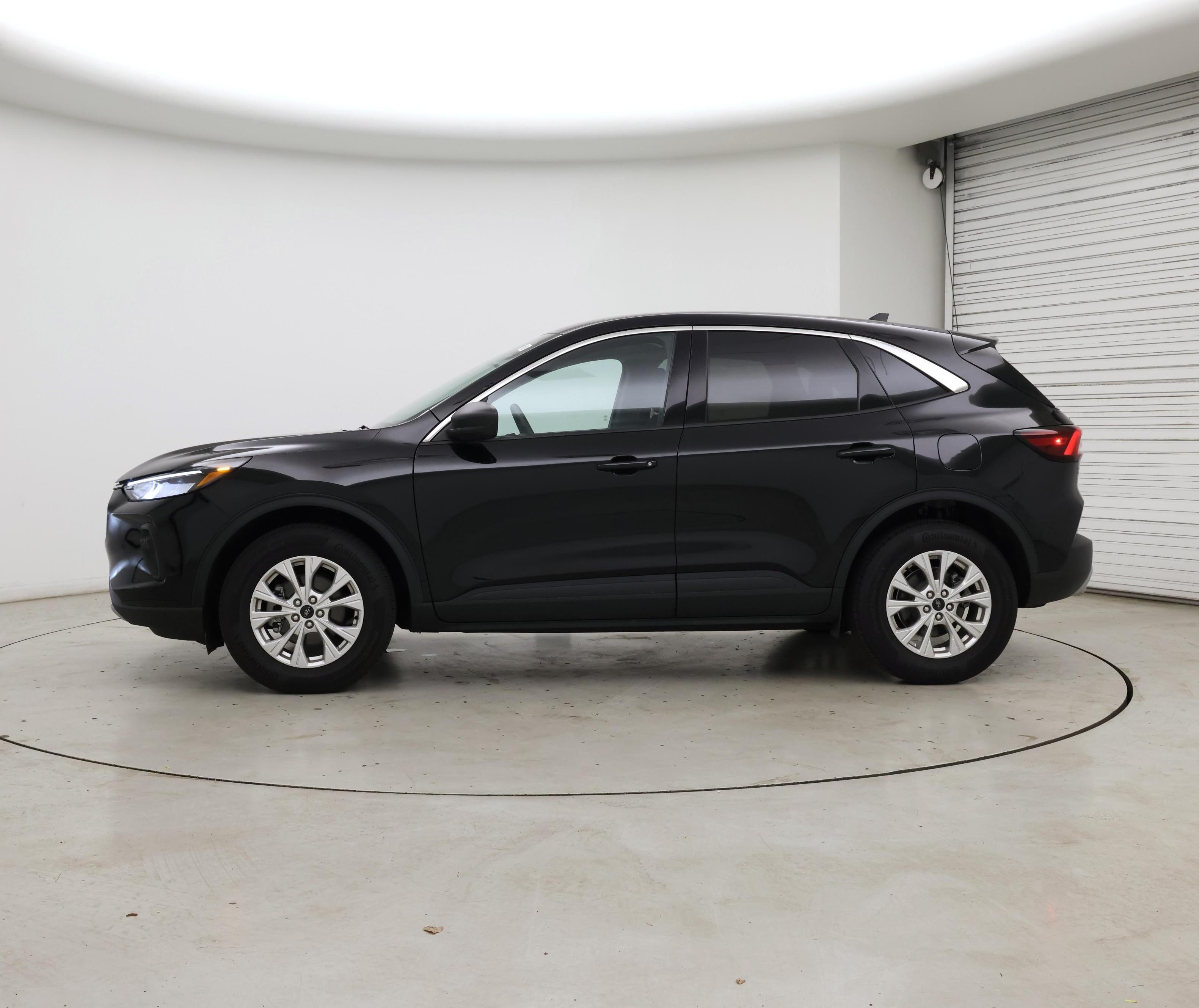 Thumbnail: 2023 Ford Escape - 3