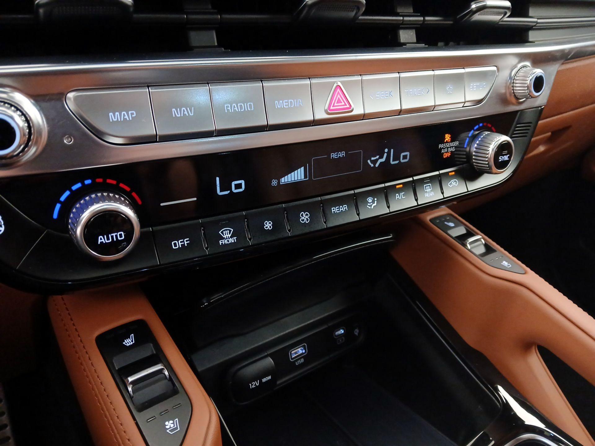 Thumbnail: 2023 Kia Telluride - 17