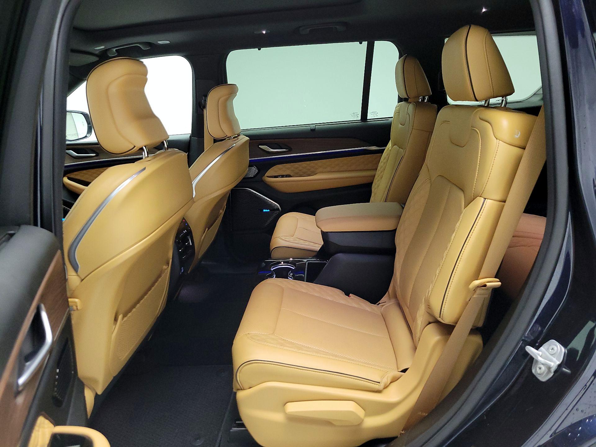 Thumbnail: 2023 Jeep Grand Cherokee L - 19