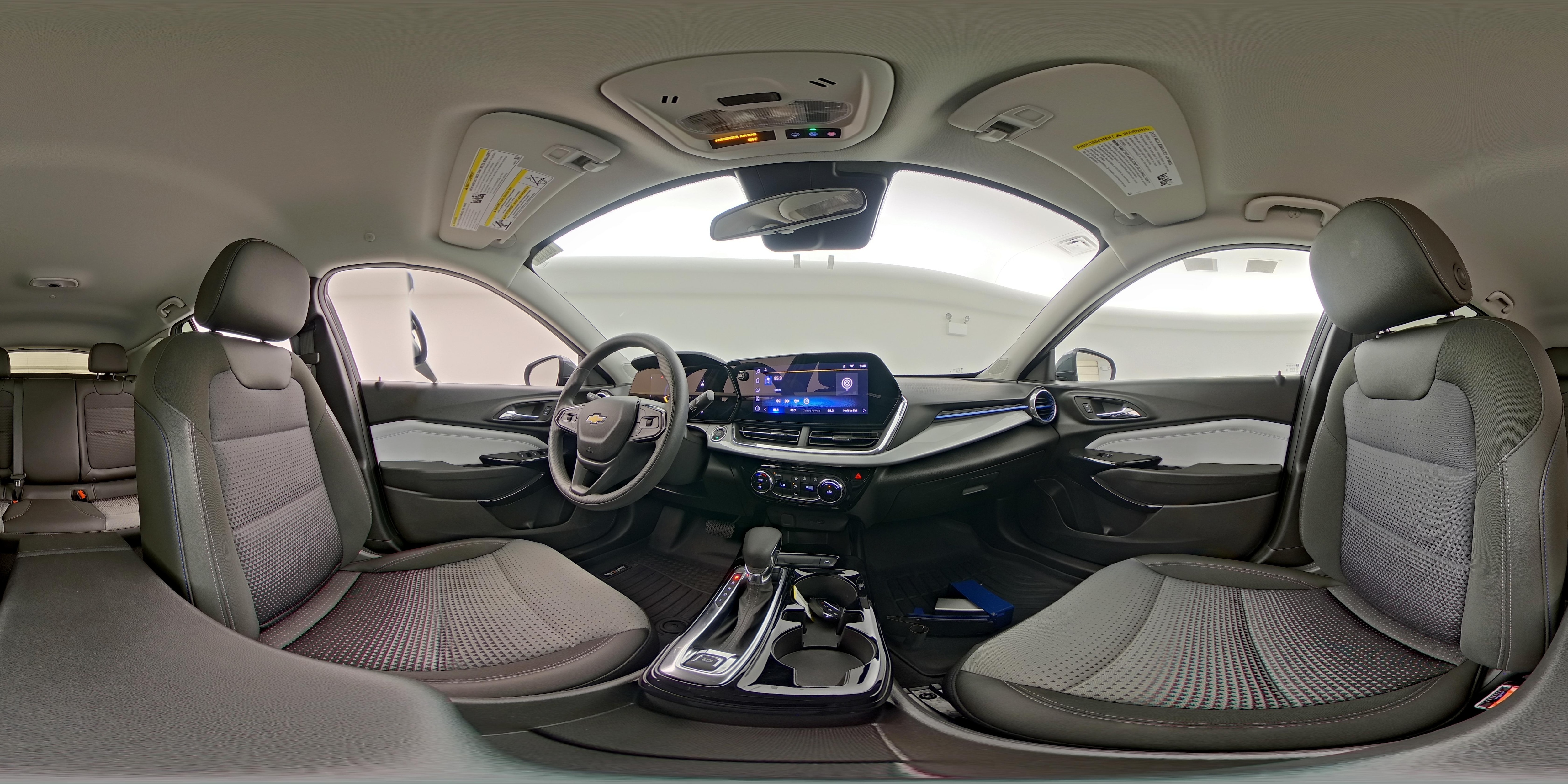 2025 Chevrolet Trax LT - Photo 25