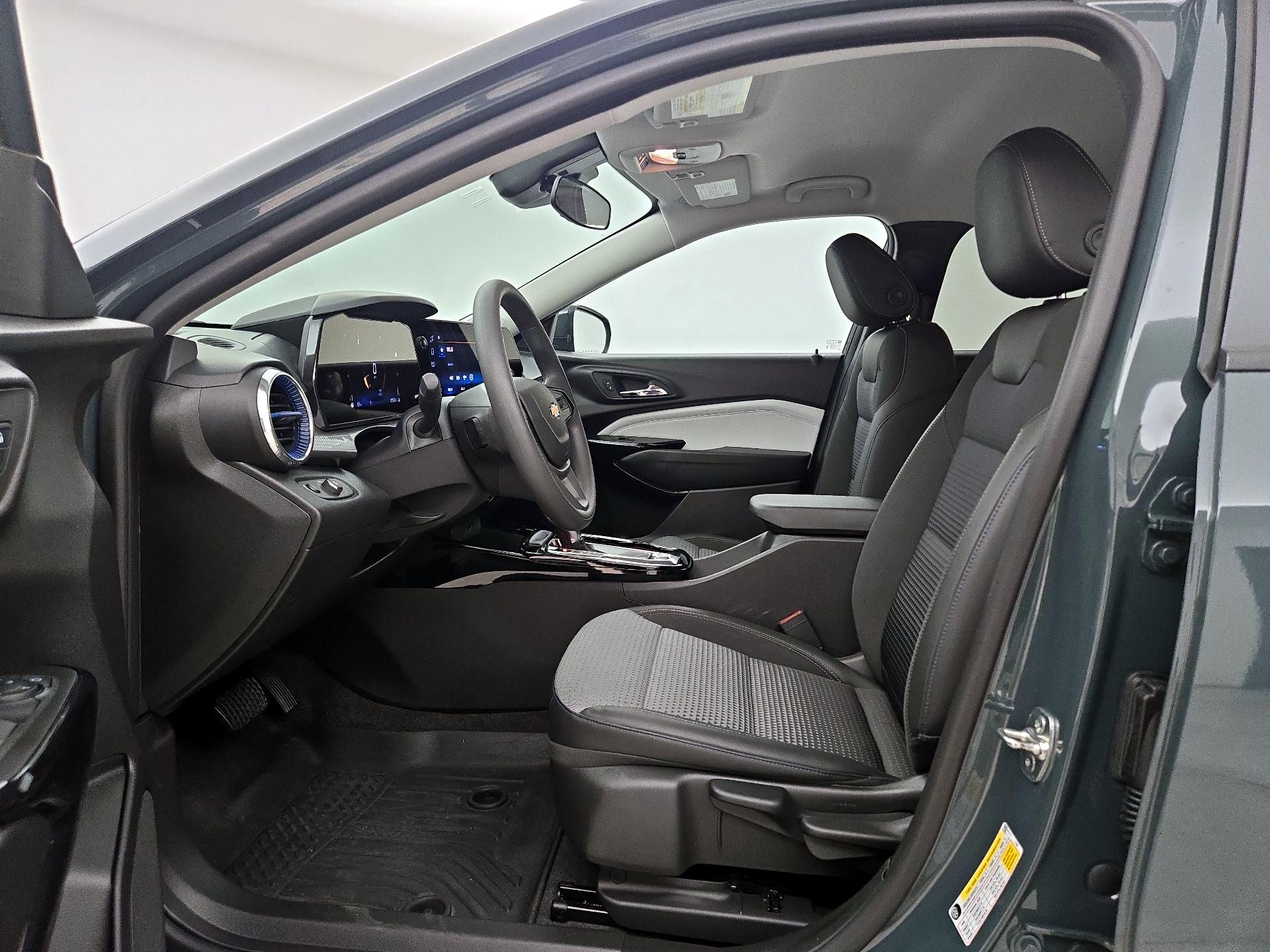 Thumbnail: 2025 Chevrolet Trax - 11