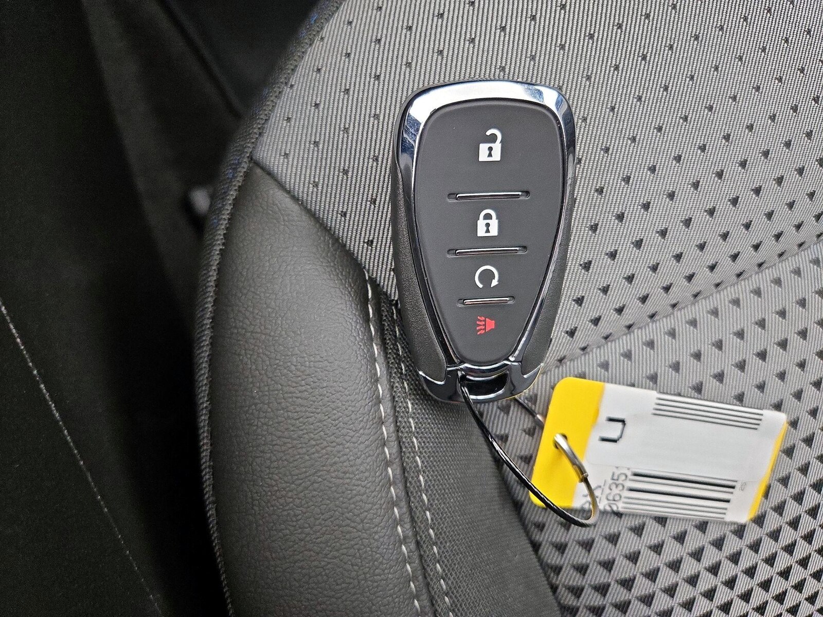 2025 Chevrolet Trax LT - Photo 24