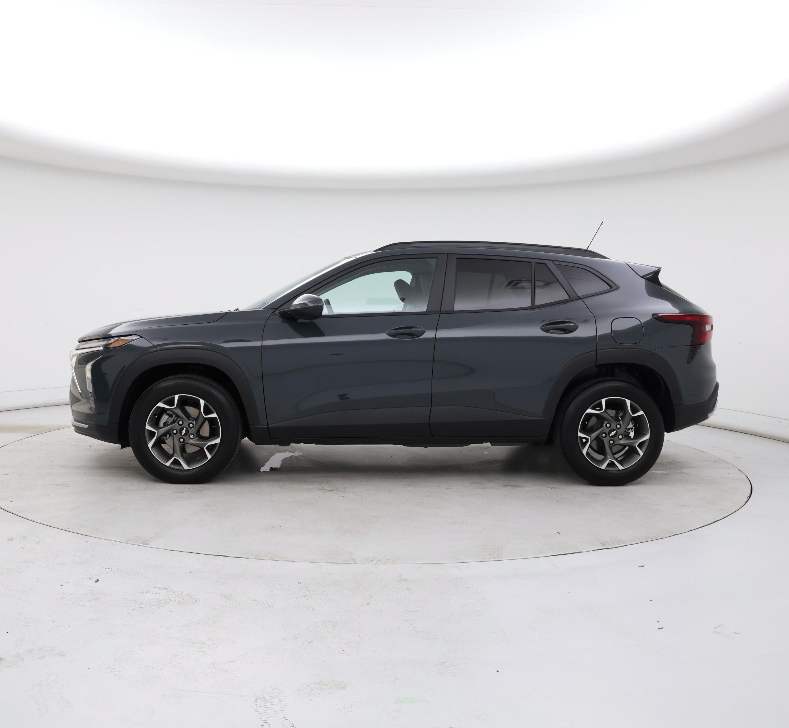 Thumbnail: 2025 Chevrolet Trax - 3