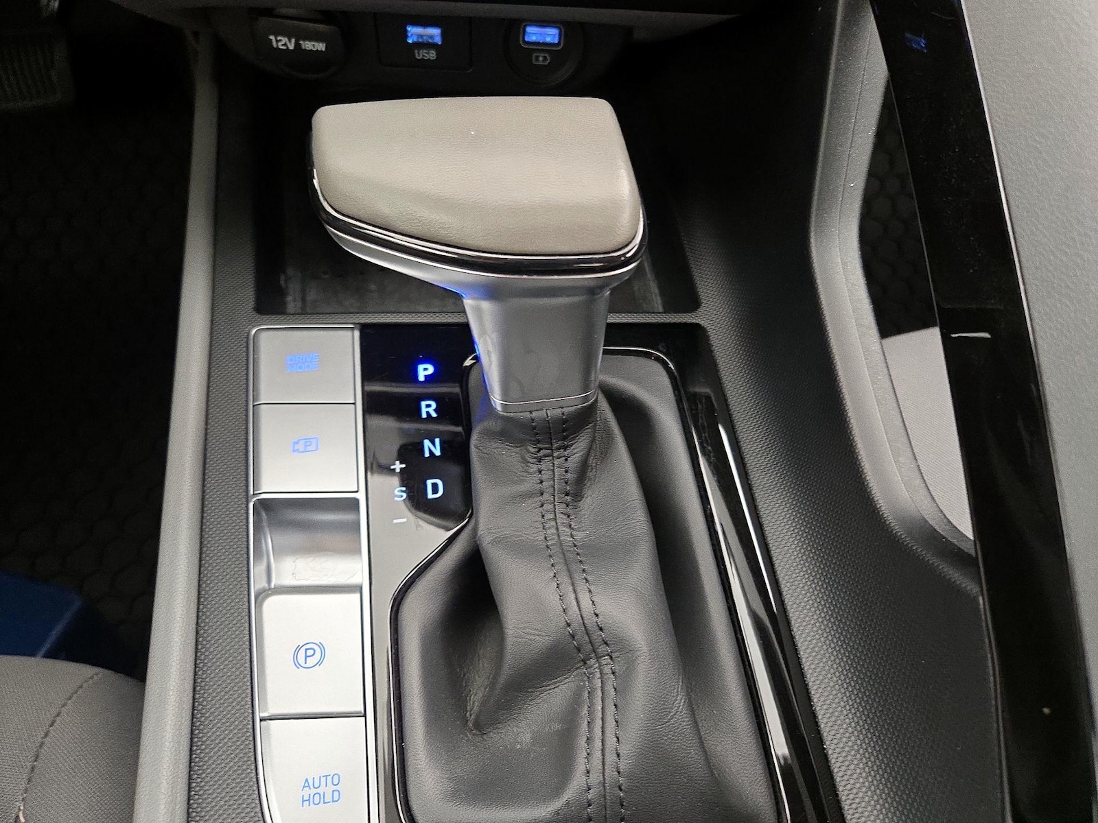 2021 Hyundai Elantra SEL - Photo 18
