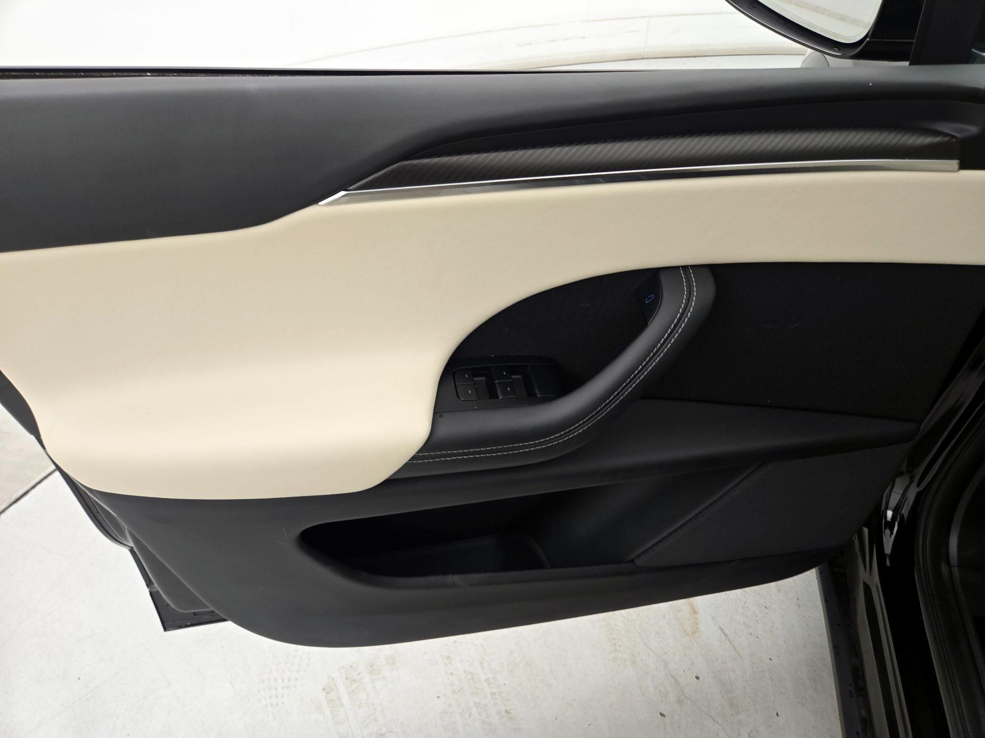 Thumbnail: 2023 Tesla Model X - 12