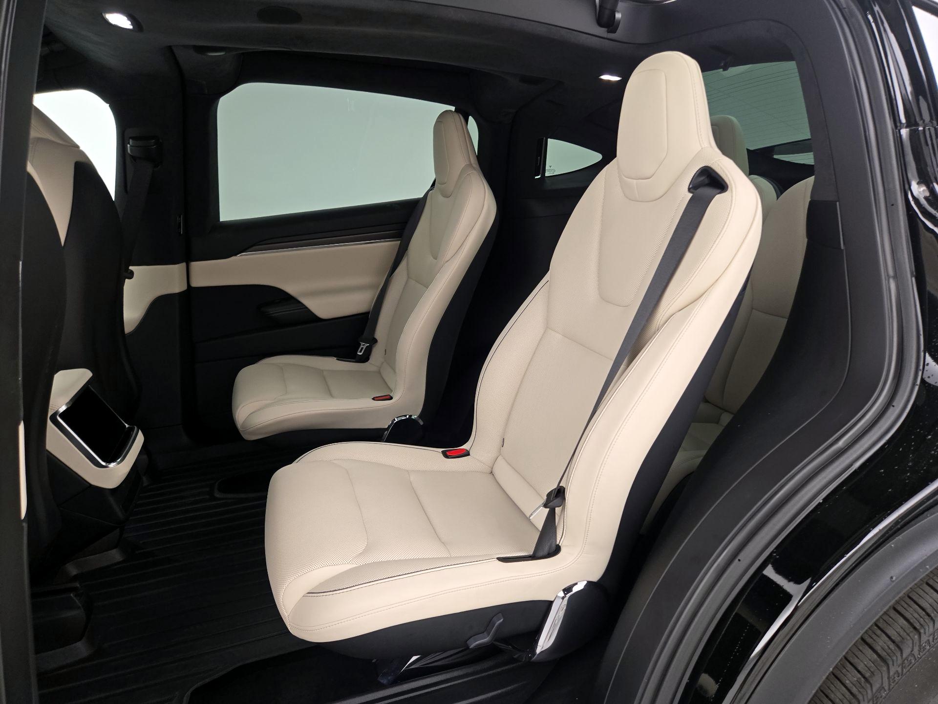 Thumbnail: 2023 Tesla Model X - 19