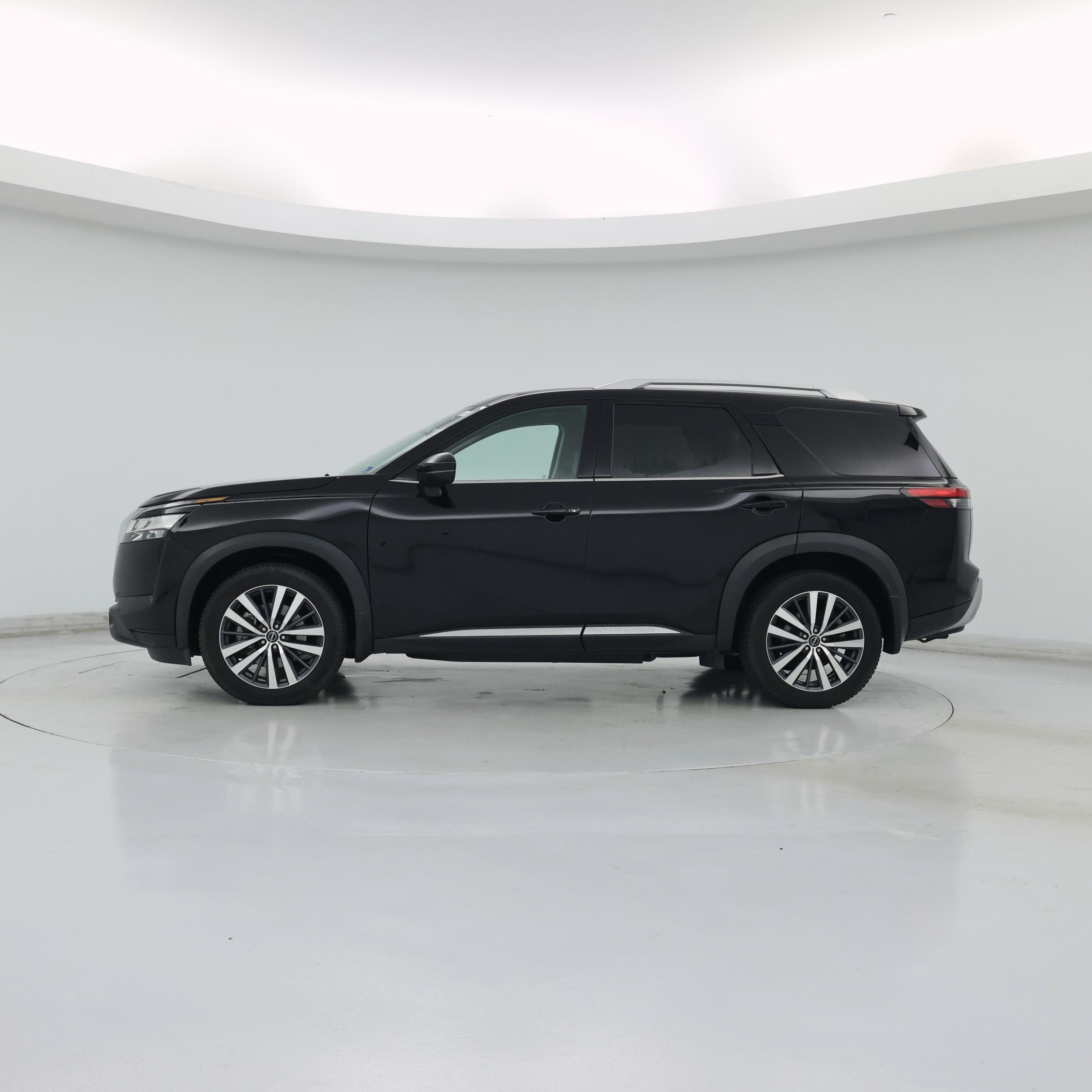 Thumbnail: 2022 Nissan Pathfinder - 3