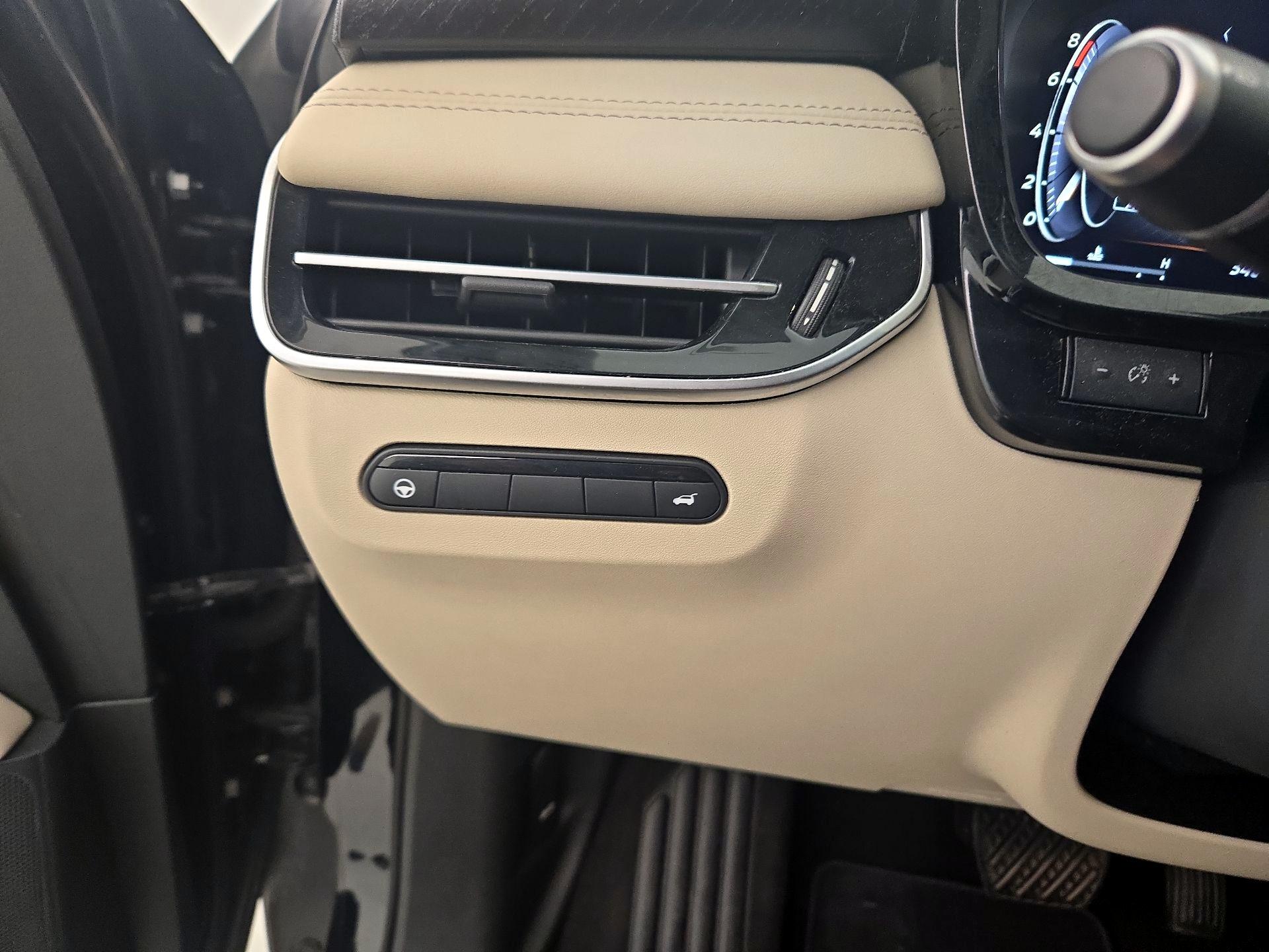 Thumbnail: 2023 INFINITI QX60 - 13