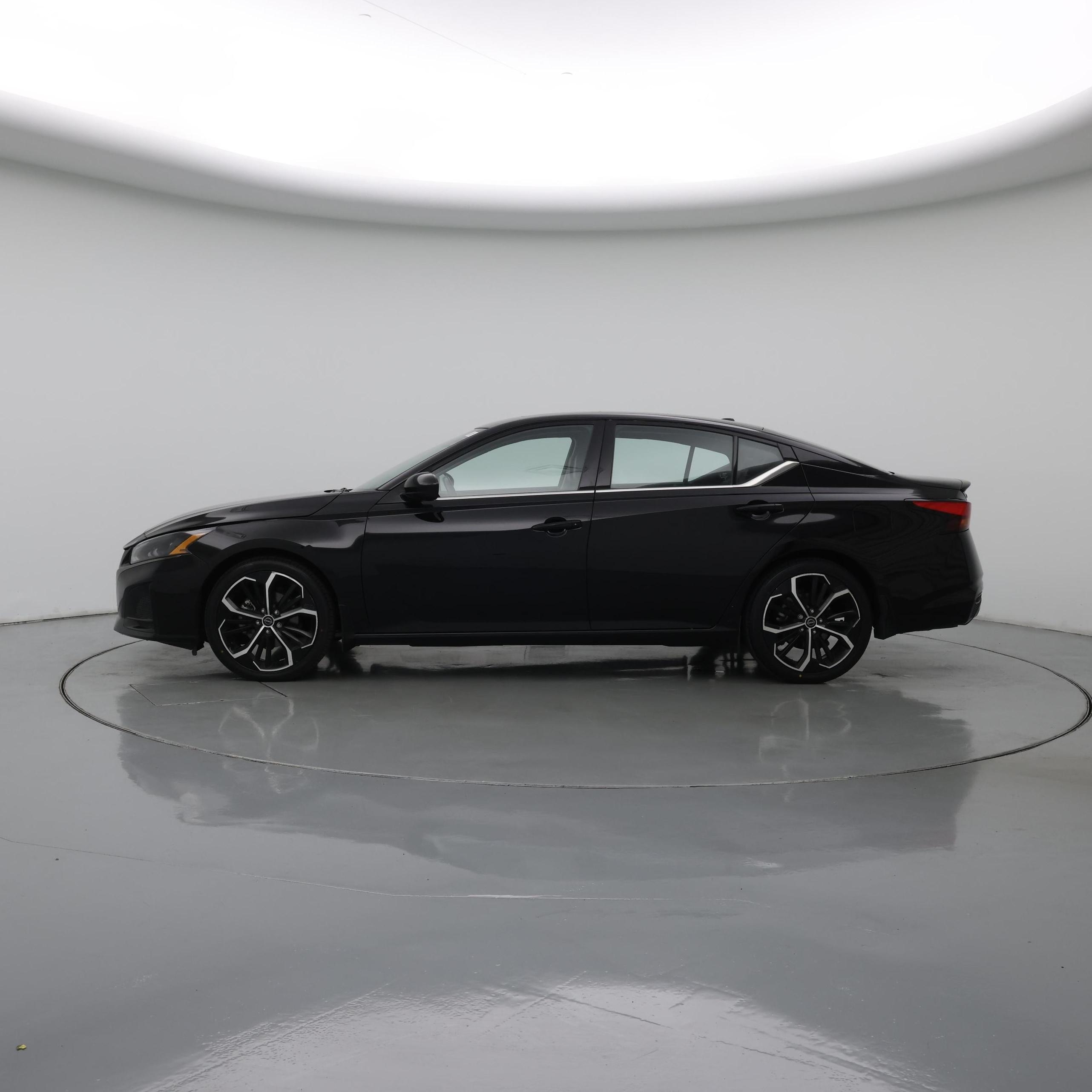 Thumbnail: 2023 Nissan Altima - 3