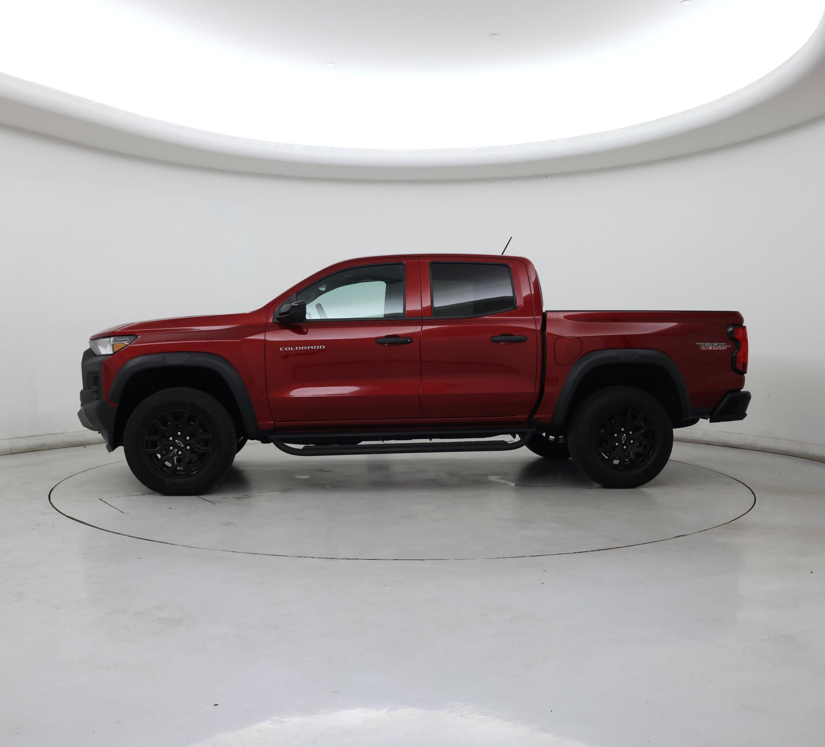 Thumbnail: 2023 Chevrolet Colorado - 3
