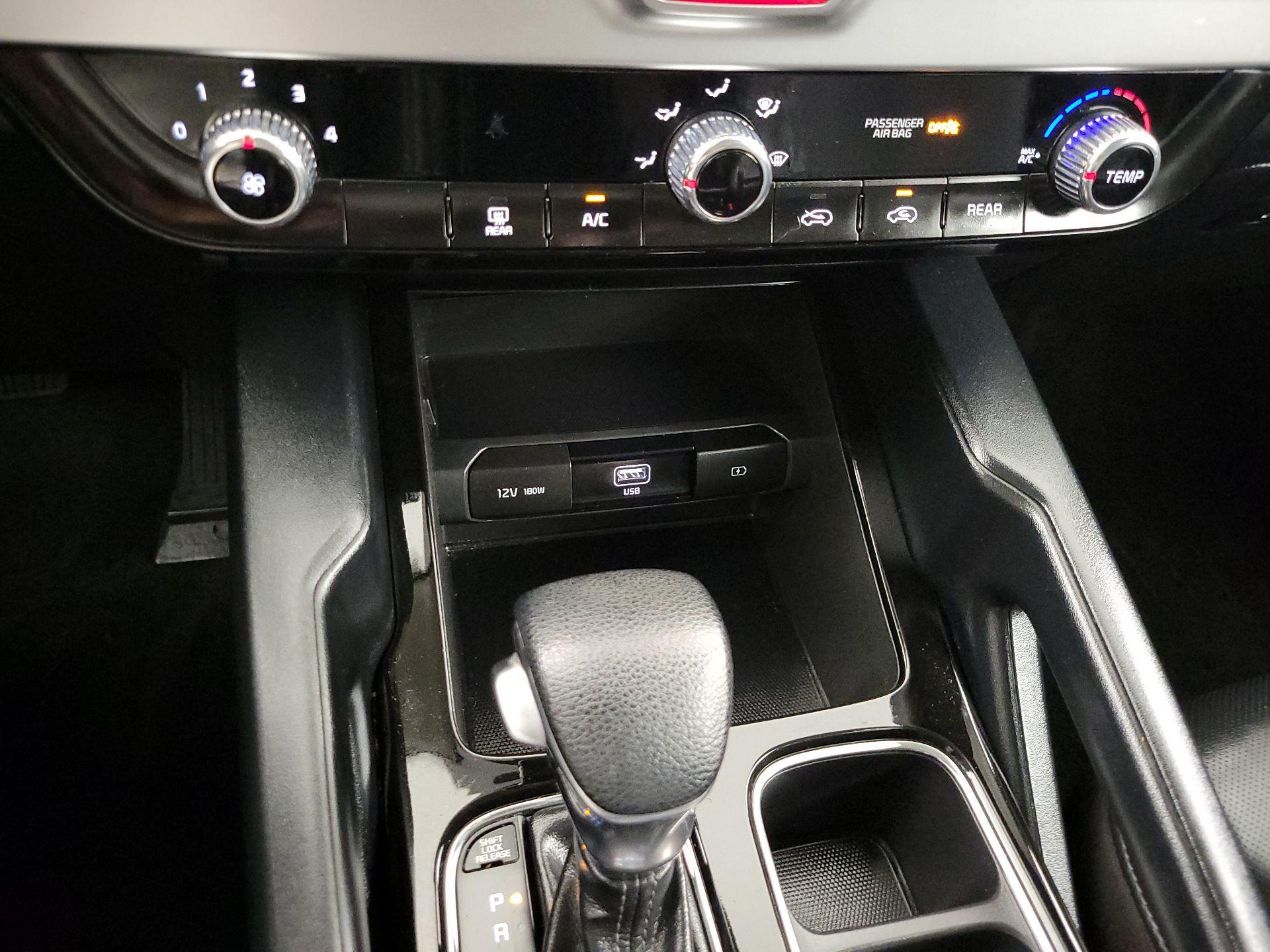 Thumbnail: 2020 Kia Telluride - 16