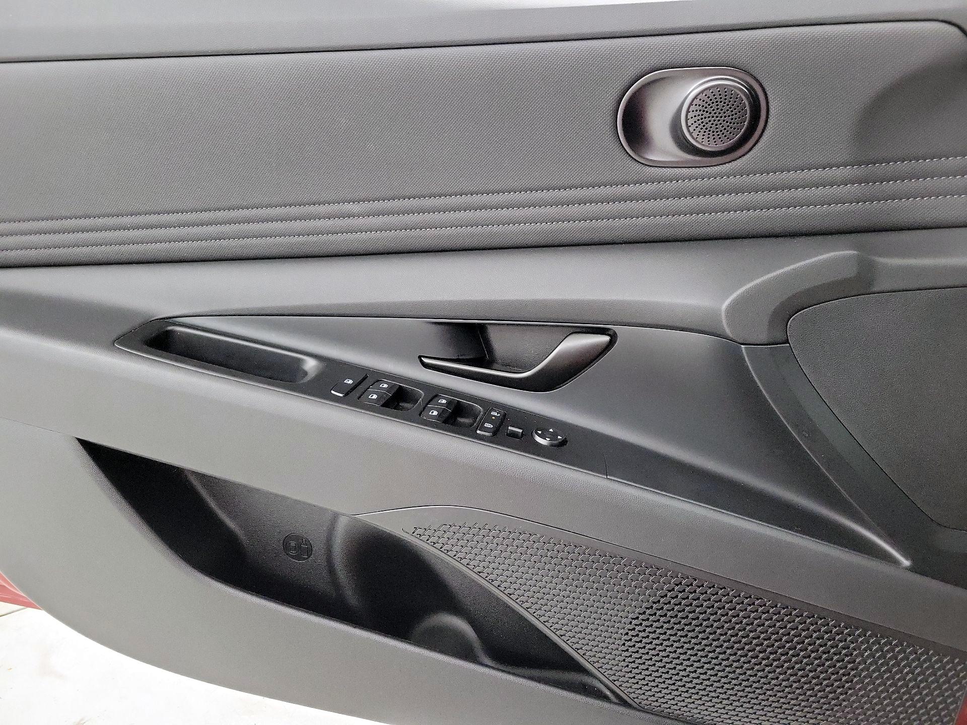 Thumbnail: 2025 Hyundai Elantra - 12