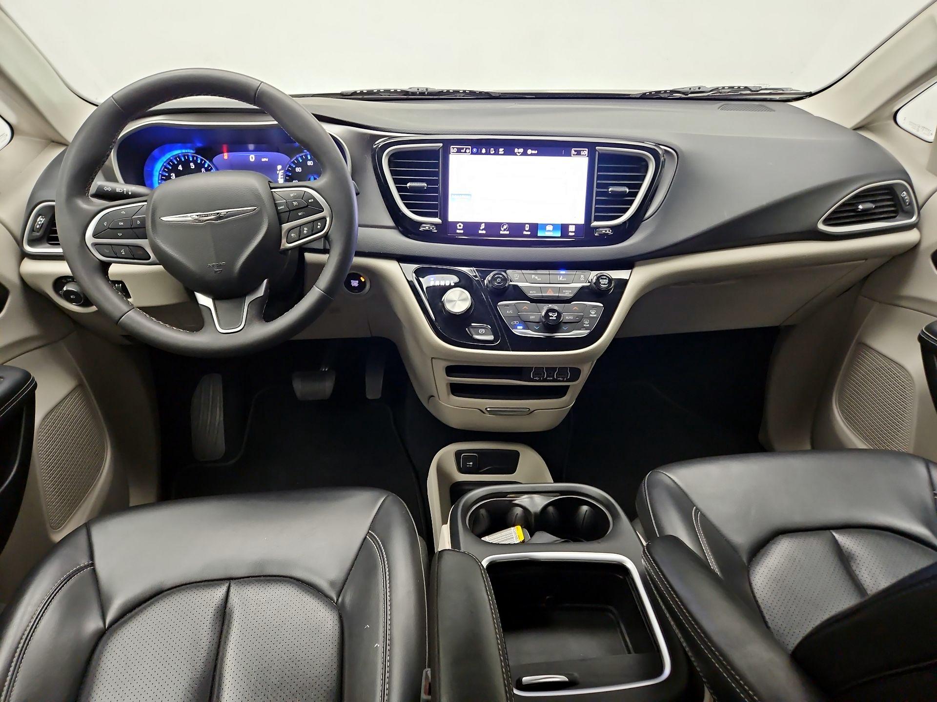 Thumbnail: 2023 Chrysler Pacifica - 9
