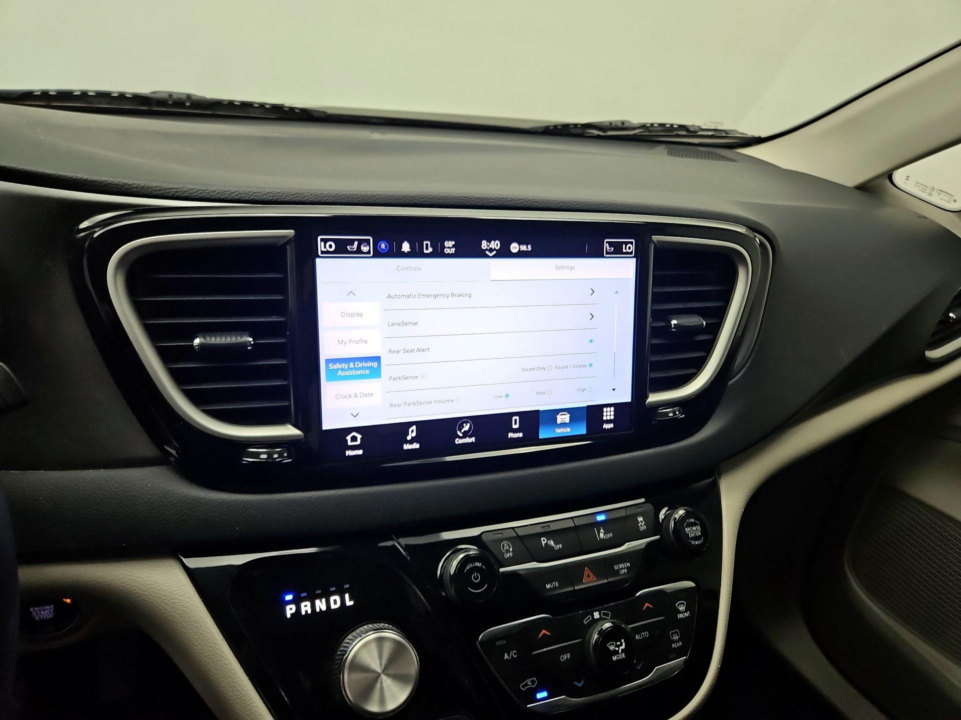 Thumbnail: 2023 Chrysler Pacifica - 15