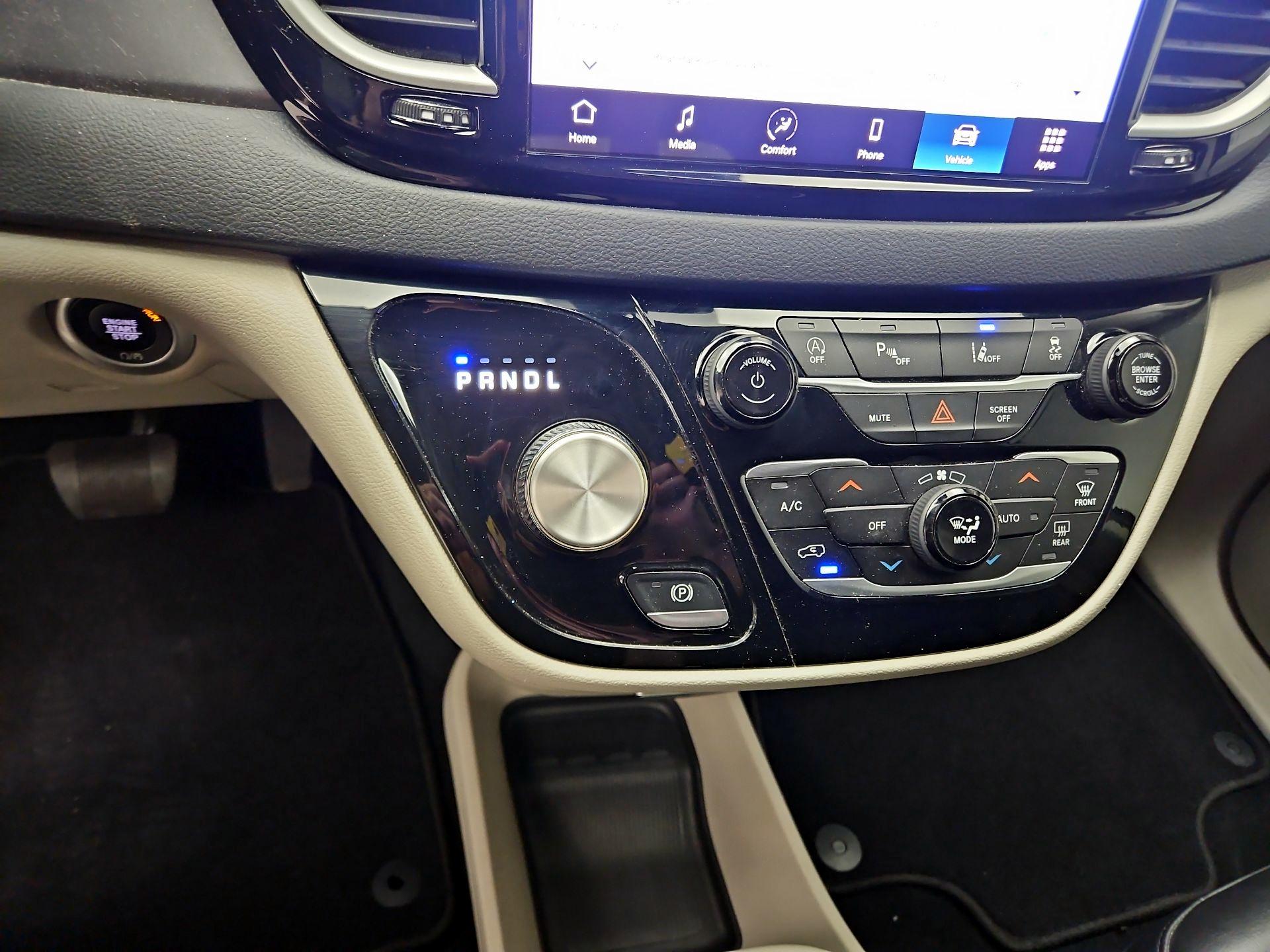 Thumbnail: 2023 Chrysler Pacifica - 17