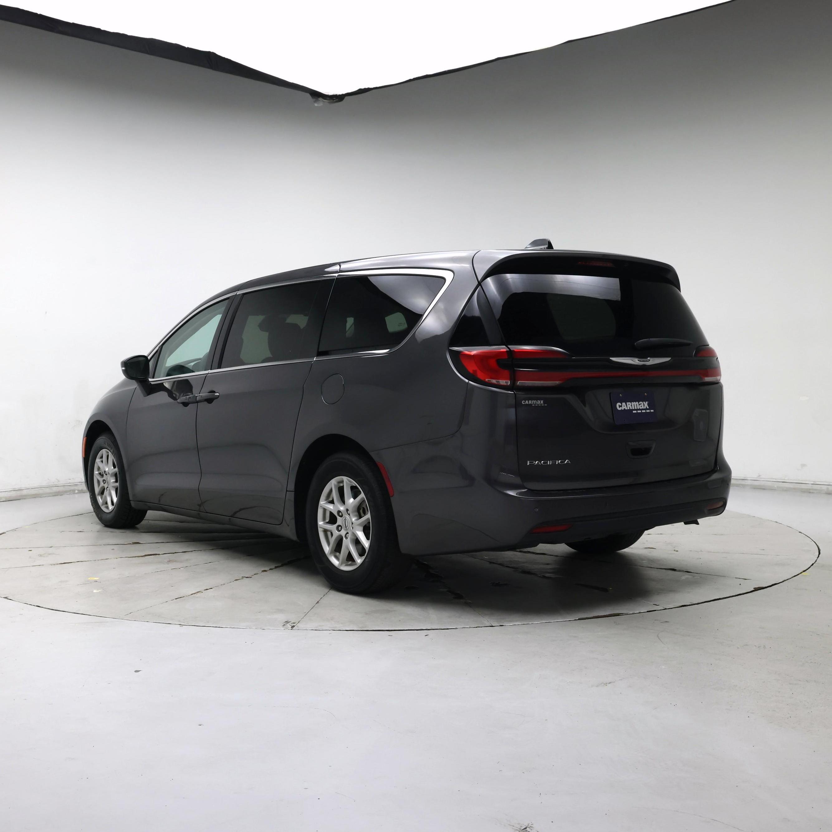 Thumbnail: 2023 Chrysler Pacifica - 2