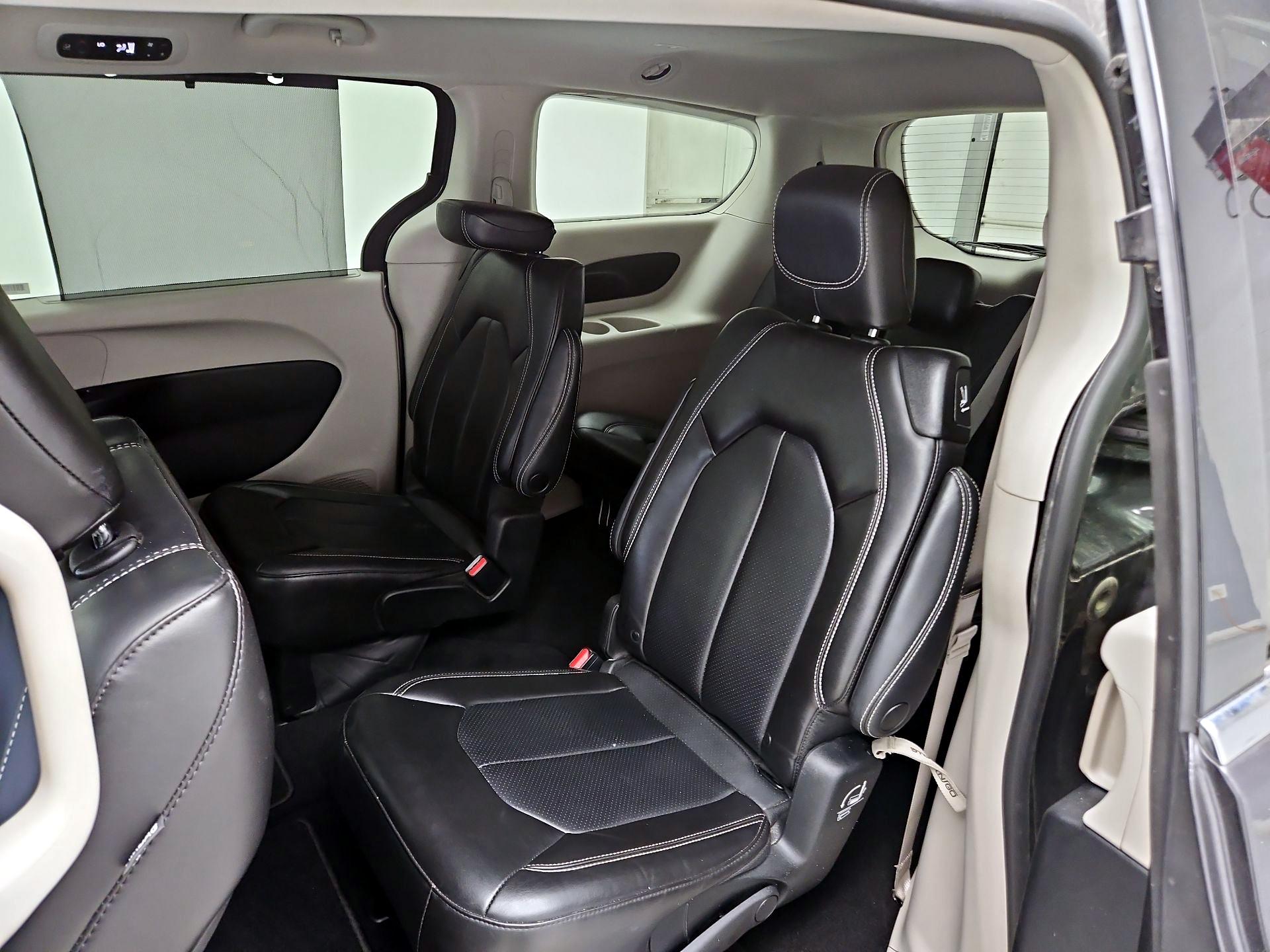 Thumbnail: 2023 Chrysler Pacifica - 19