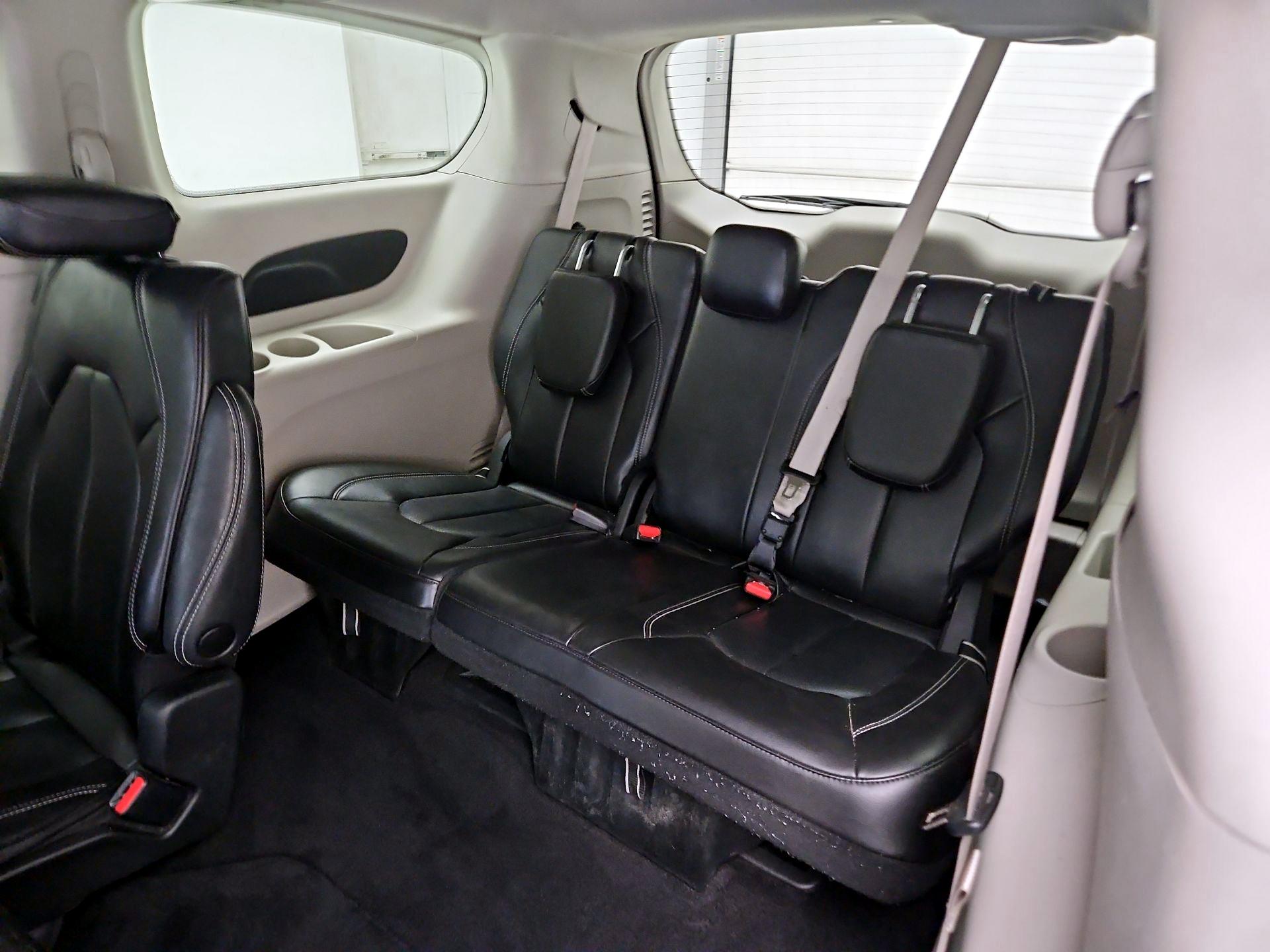 Thumbnail: 2023 Chrysler Pacifica - 20