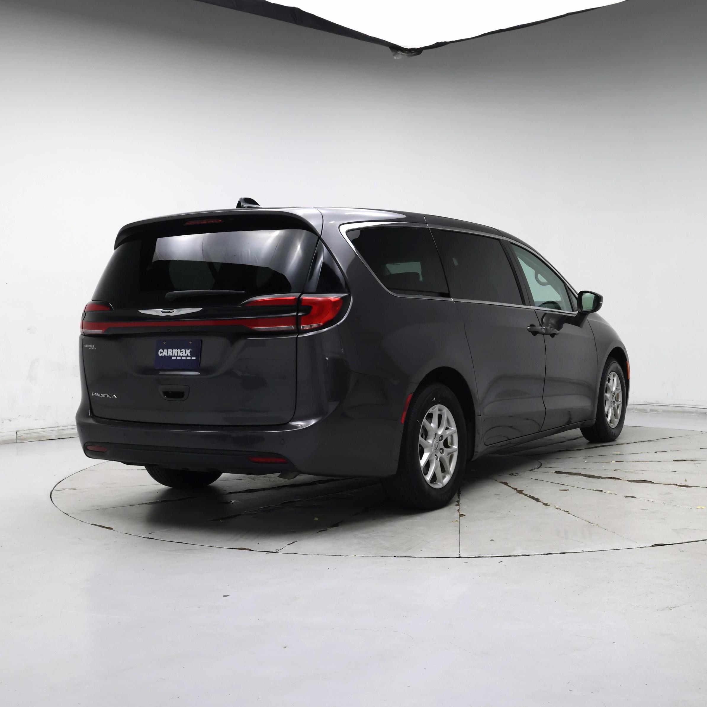 Thumbnail: 2023 Chrysler Pacifica - 8