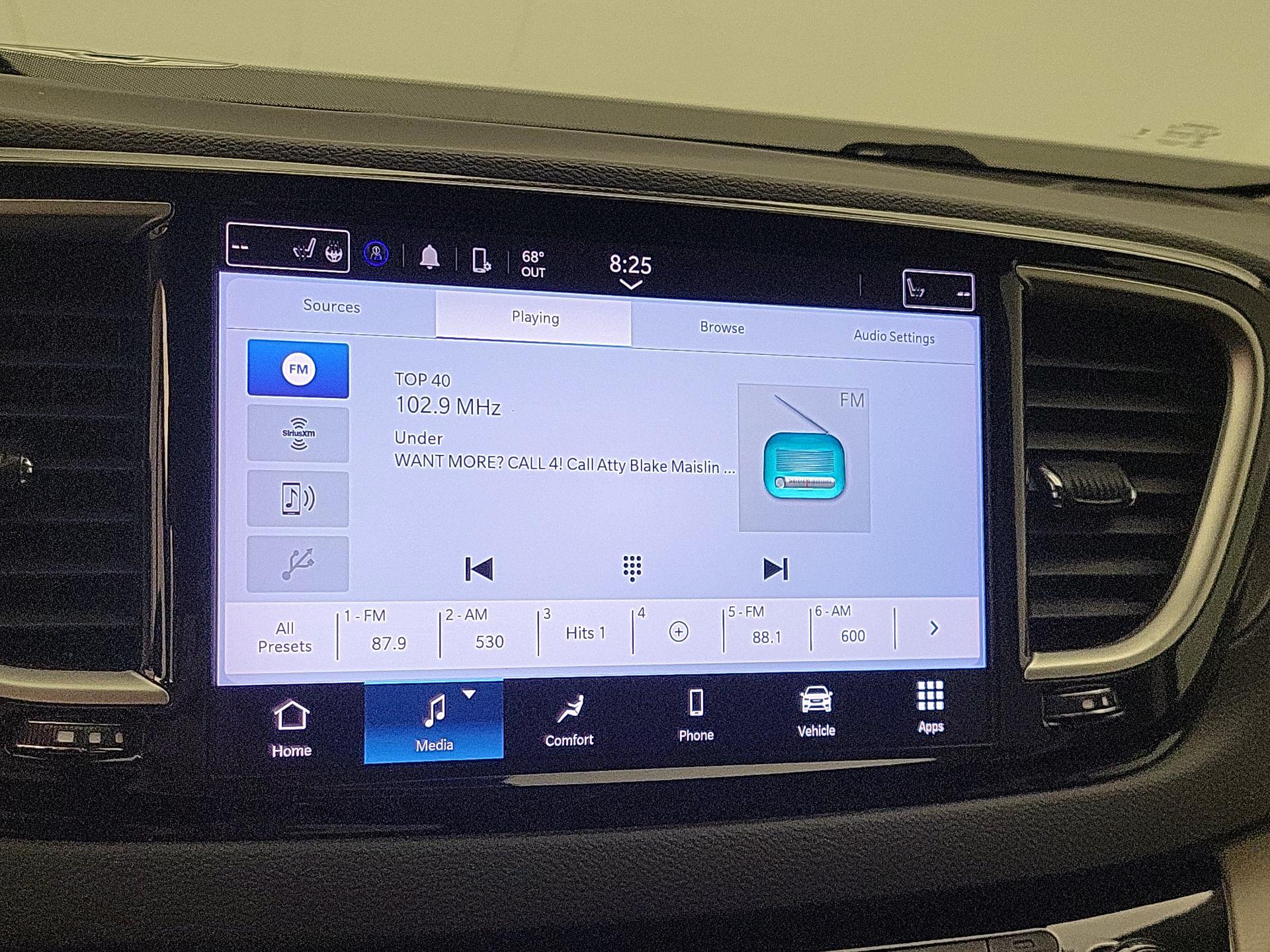Thumbnail: 2023 Chrysler Pacifica - 15