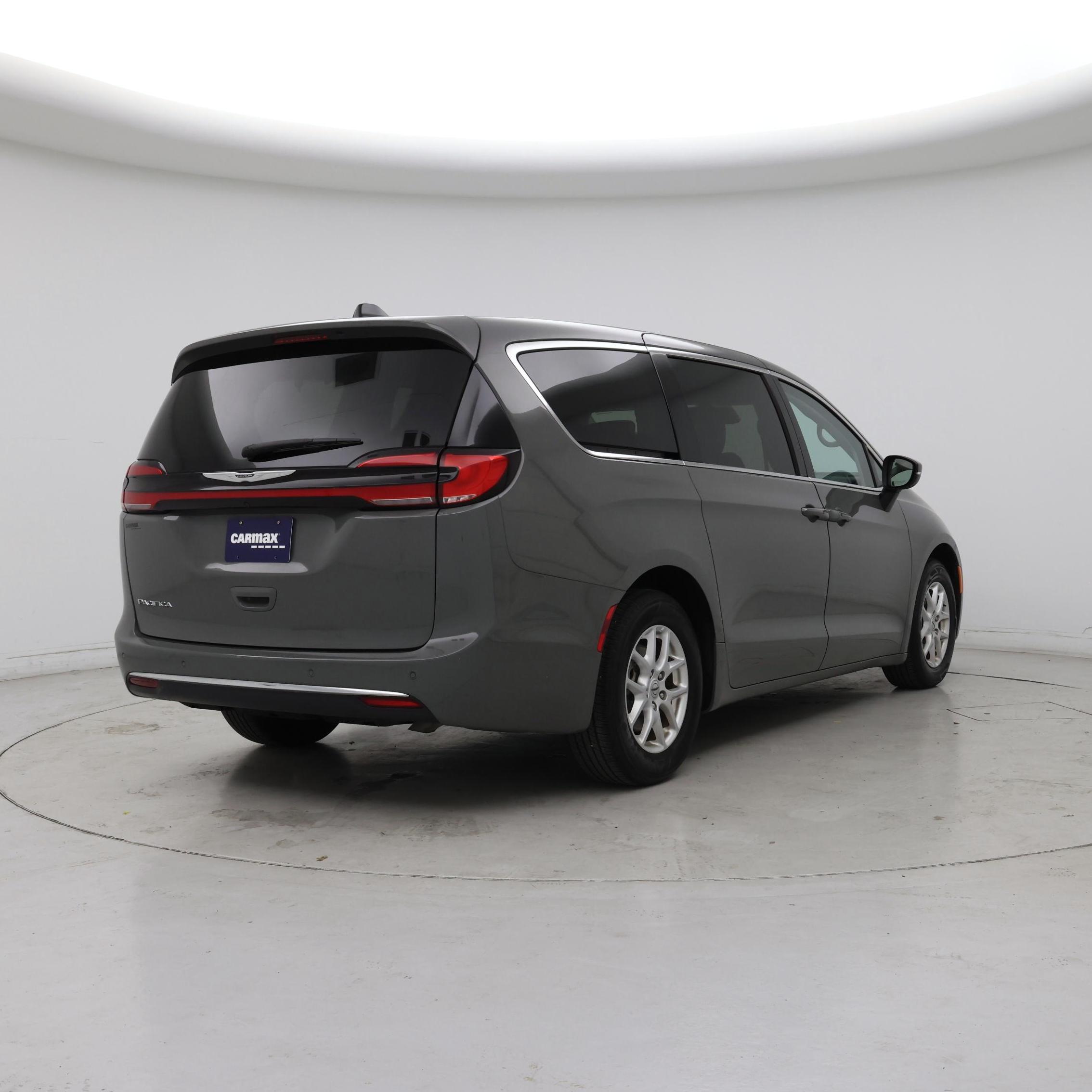 Thumbnail: 2023 Chrysler Pacifica - 8
