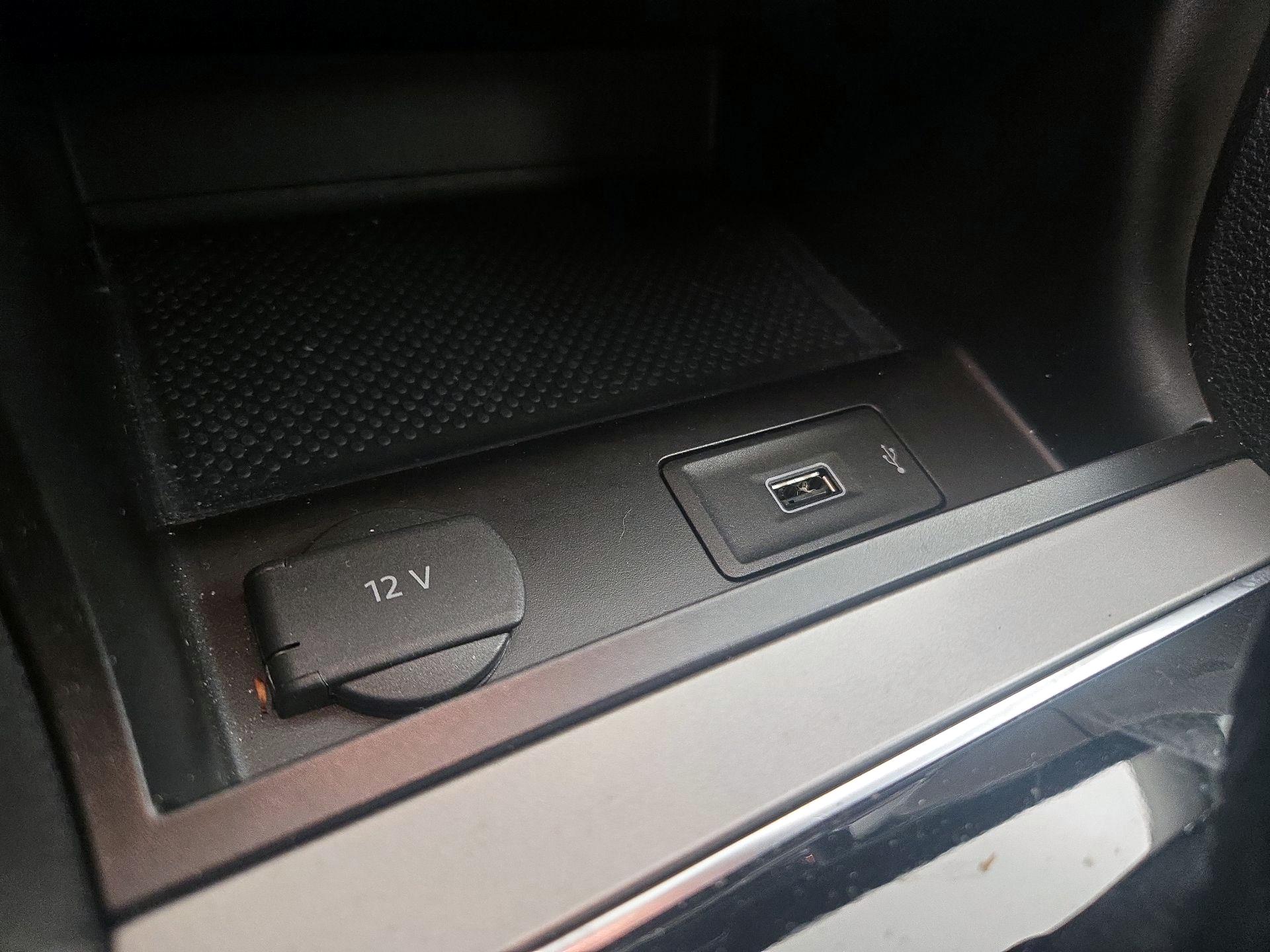Thumbnail: 2020 Volkswagen Passat - 18