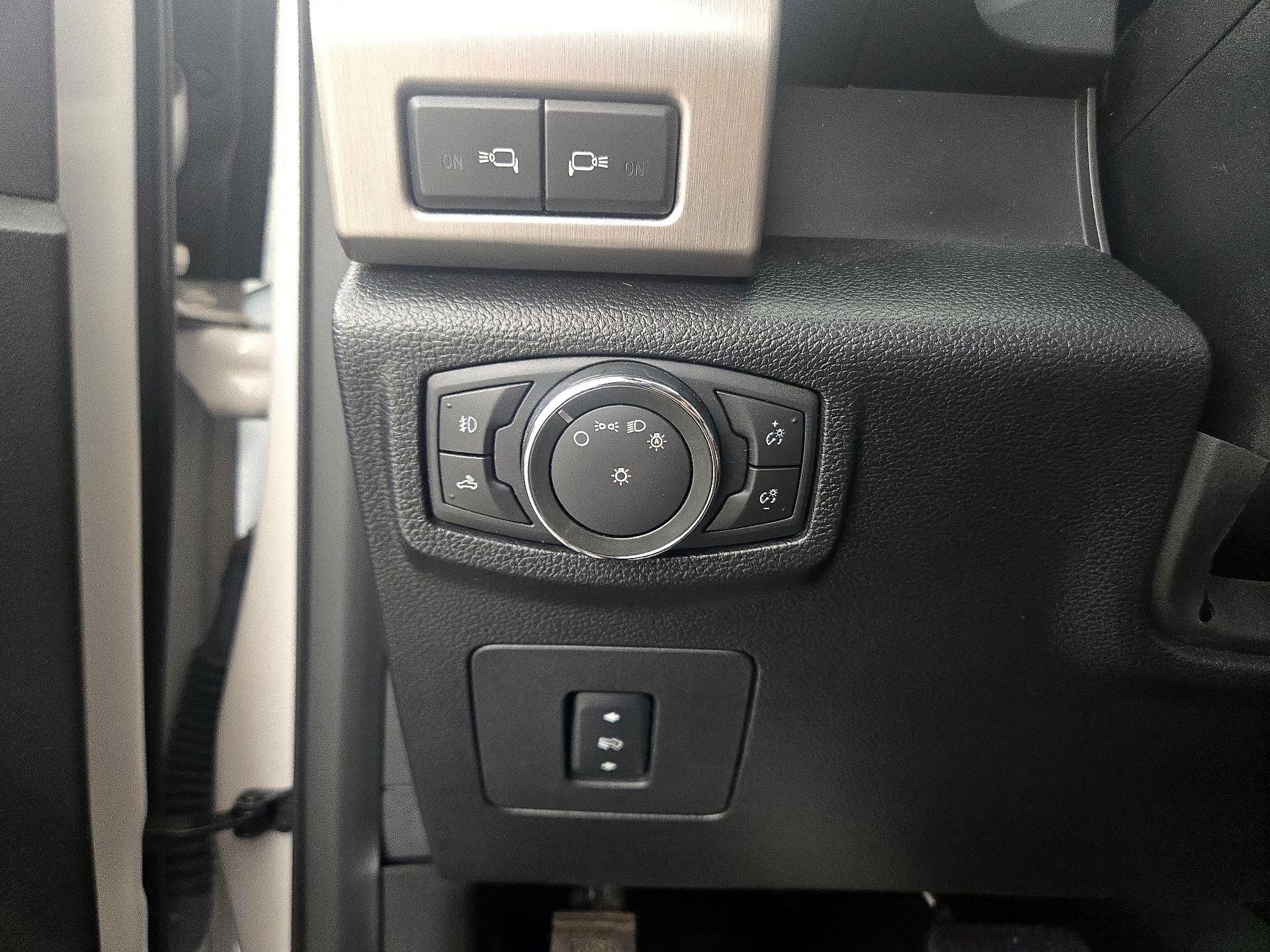 Thumbnail: 2016 Ford F-150 - 13