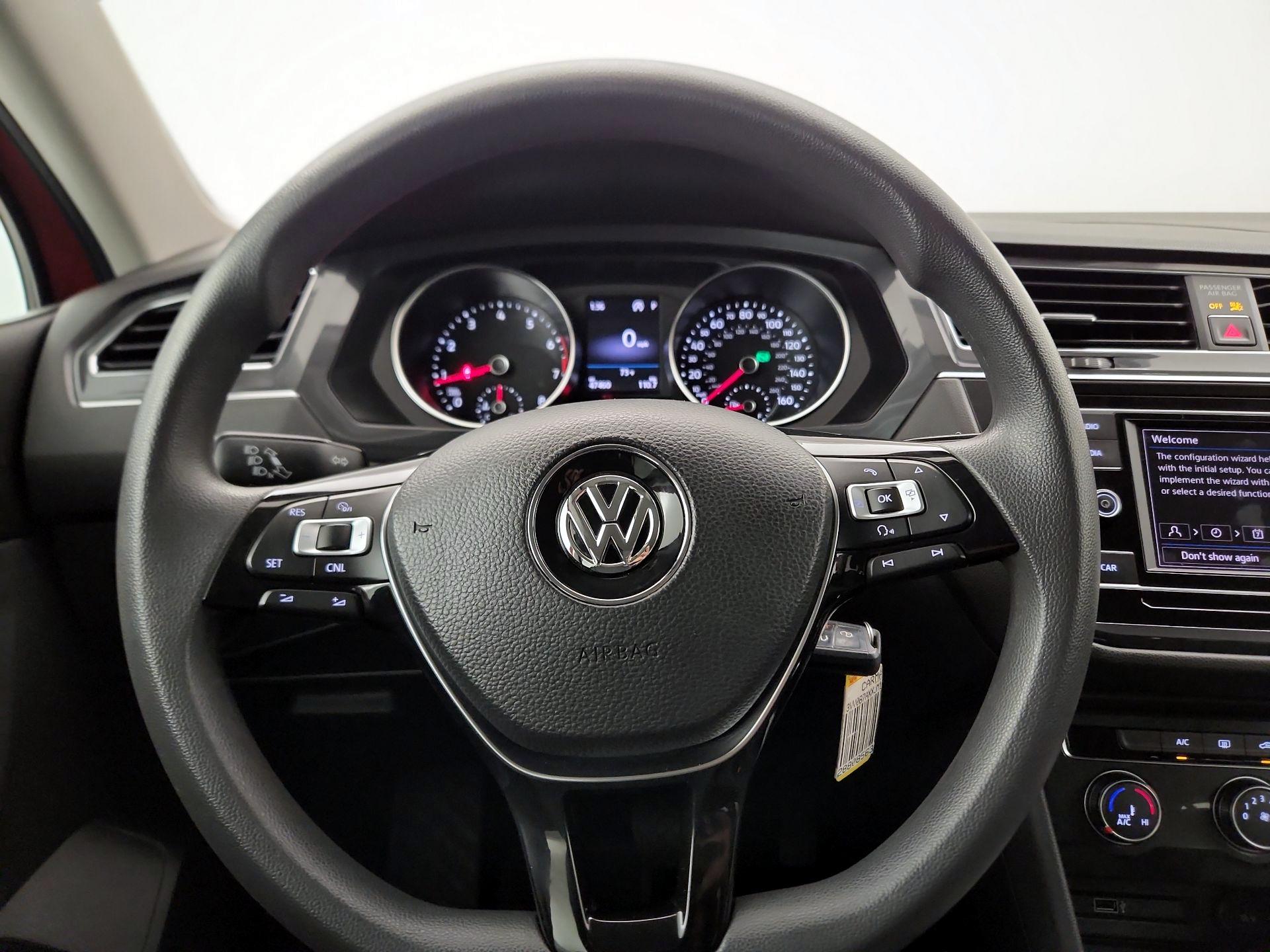 Thumbnail: 2018 Volkswagen Tiguan - 10