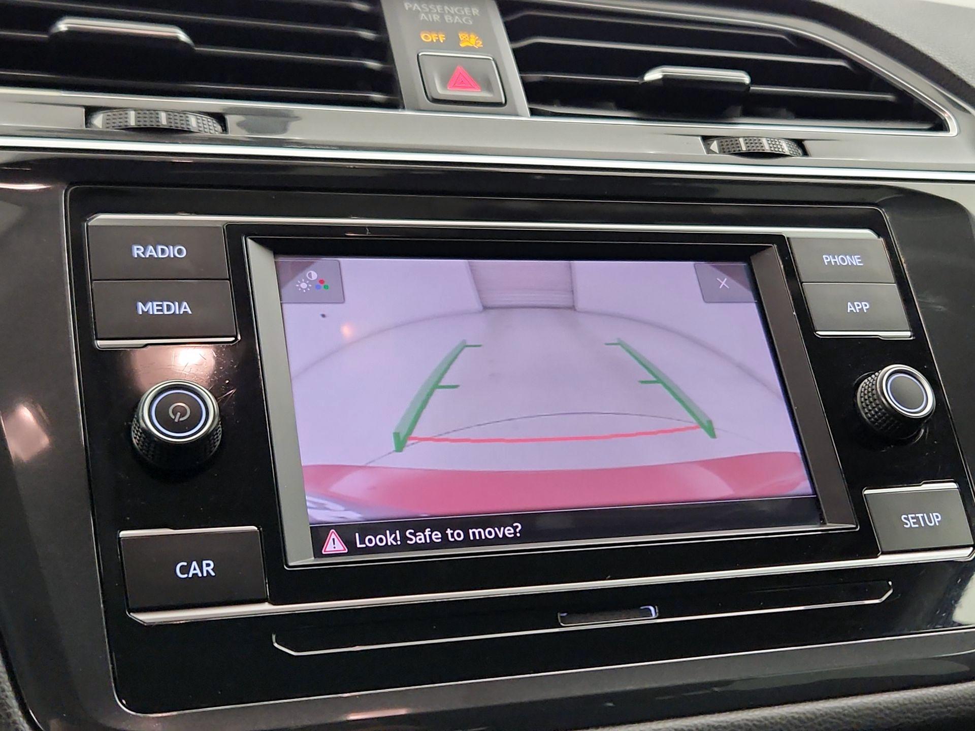 Thumbnail: 2018 Volkswagen Tiguan - 14