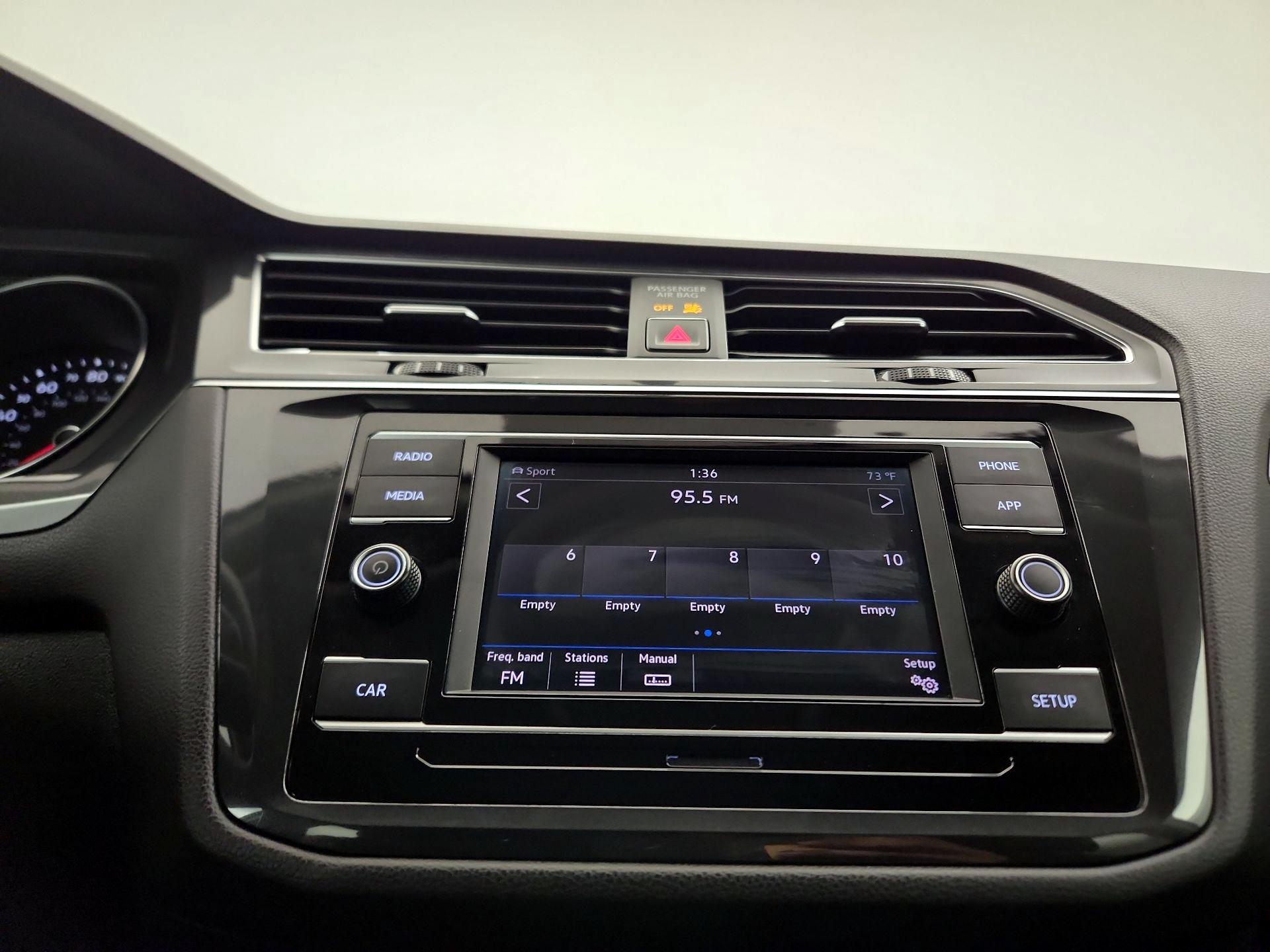 Thumbnail: 2018 Volkswagen Tiguan - 15