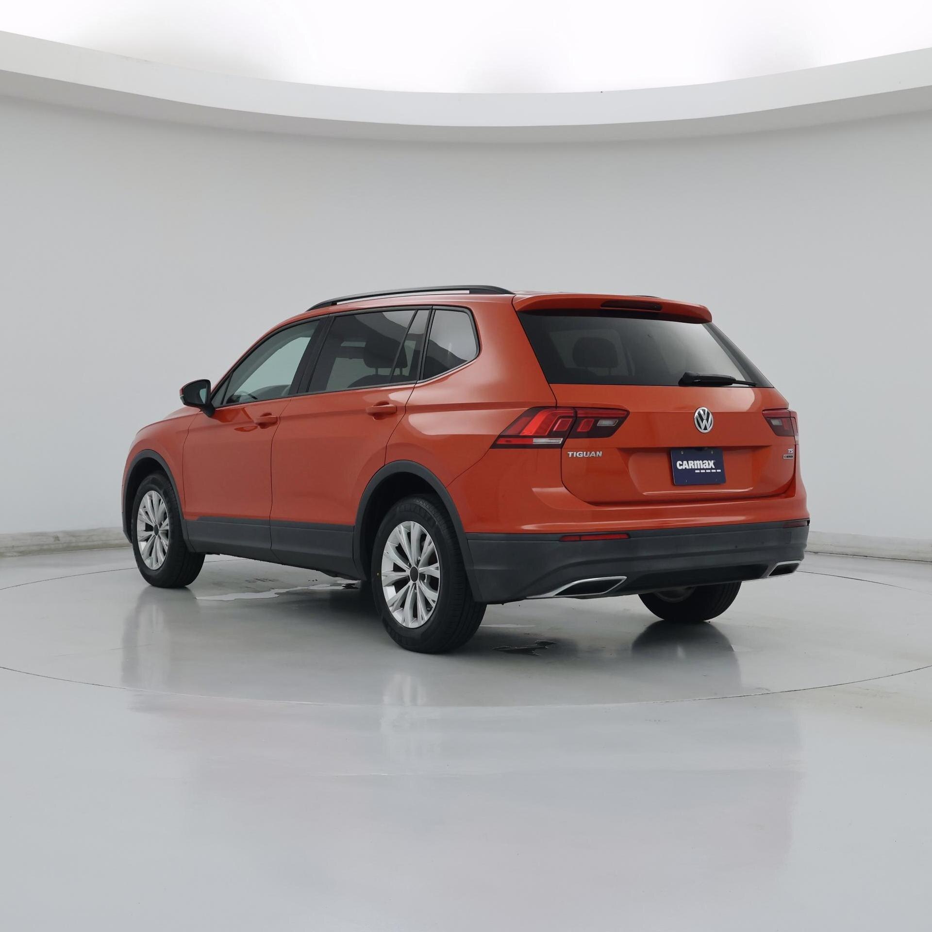 Thumbnail: 2018 Volkswagen Tiguan - 2