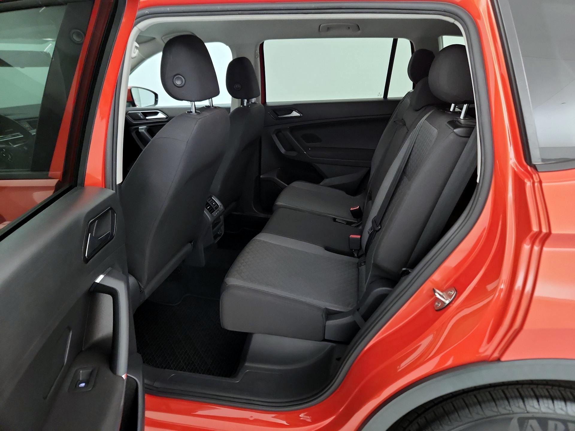 Thumbnail: 2018 Volkswagen Tiguan - 19