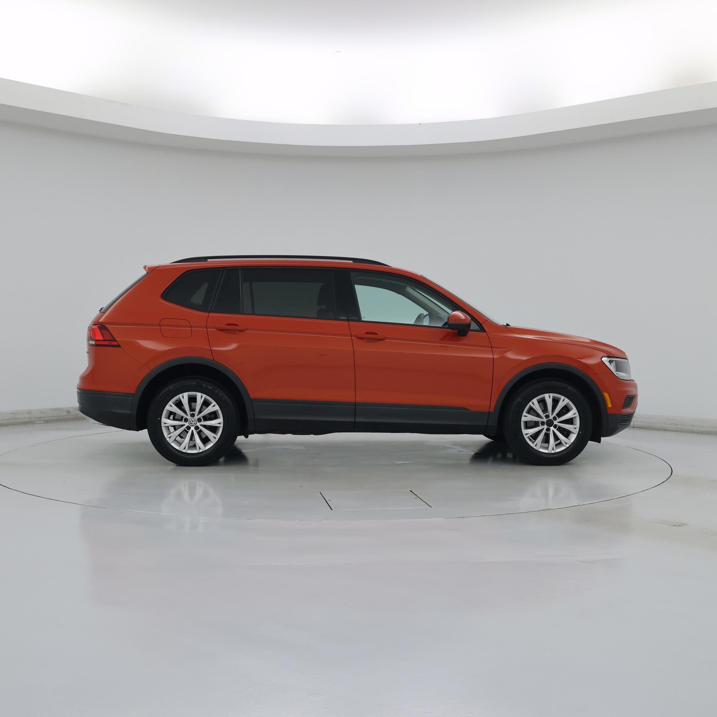 Thumbnail: 2018 Volkswagen Tiguan - 7
