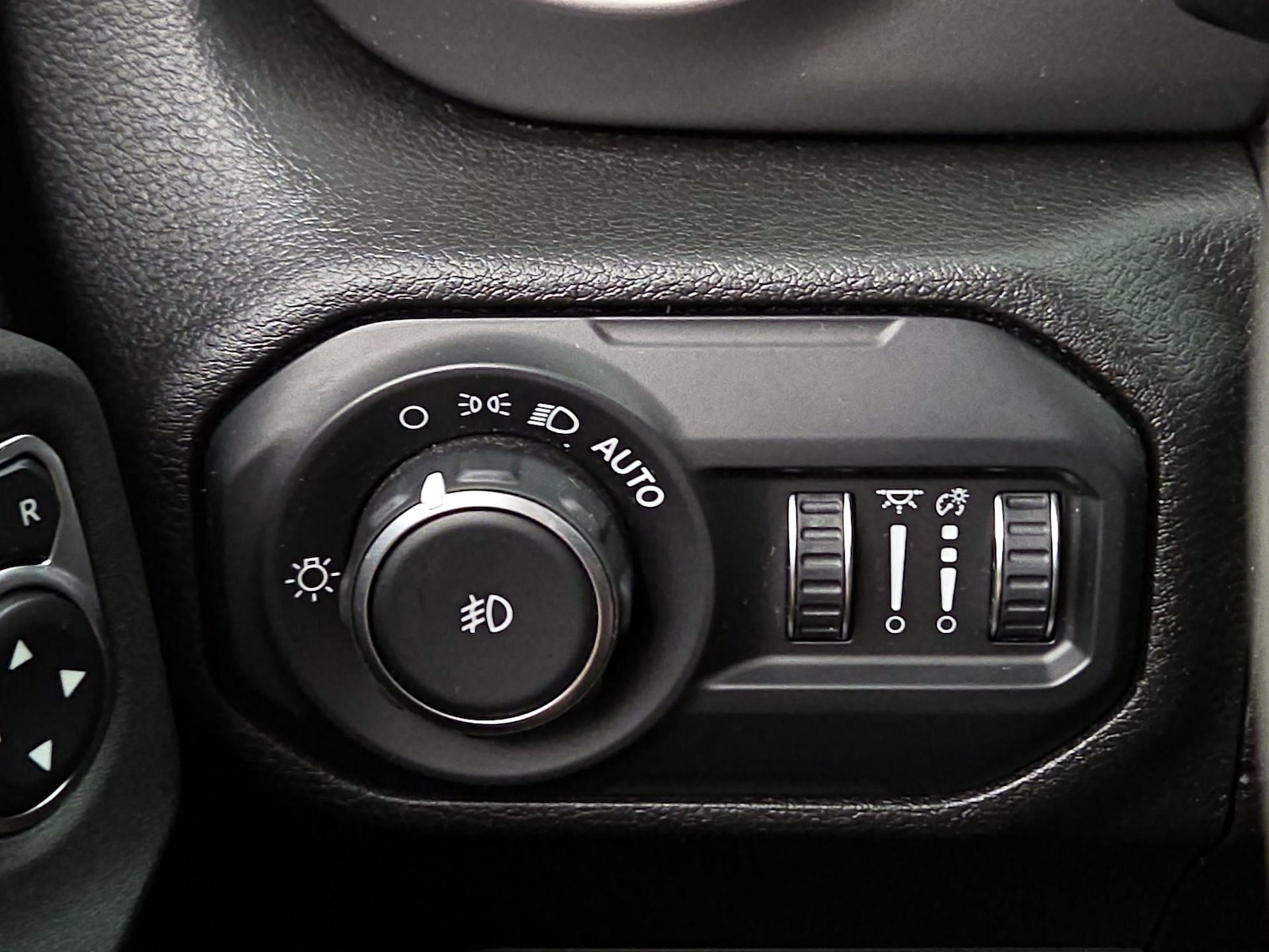 2021 Jeep Wrangler Unlimited Willys - Photo 14