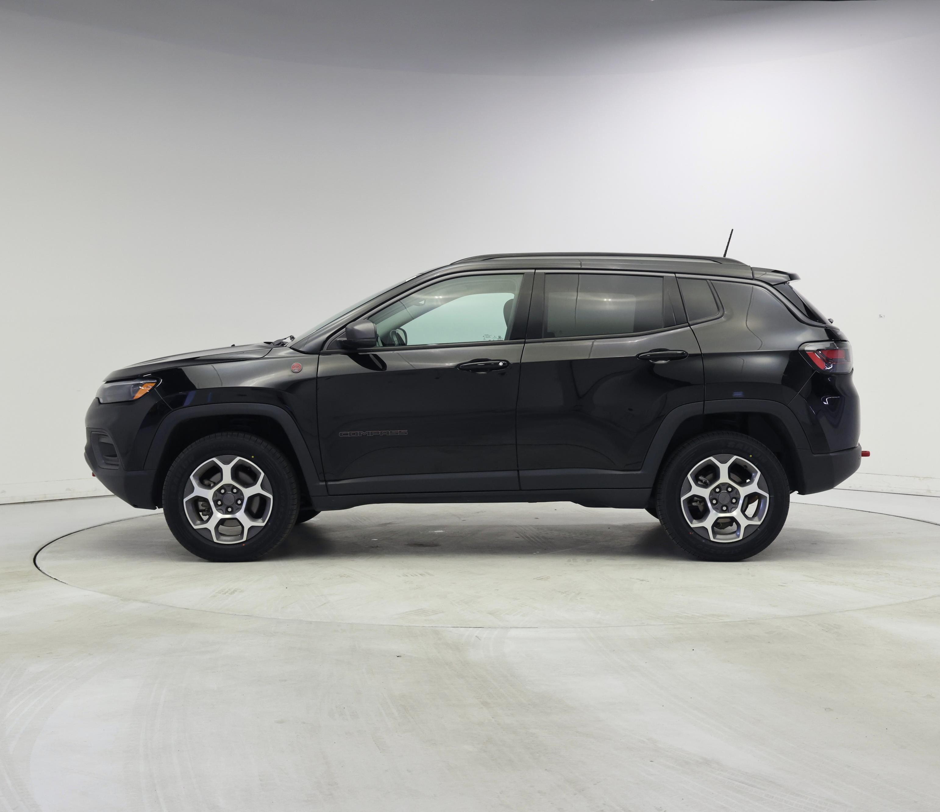 Thumbnail: 2022 Jeep Compass - 3