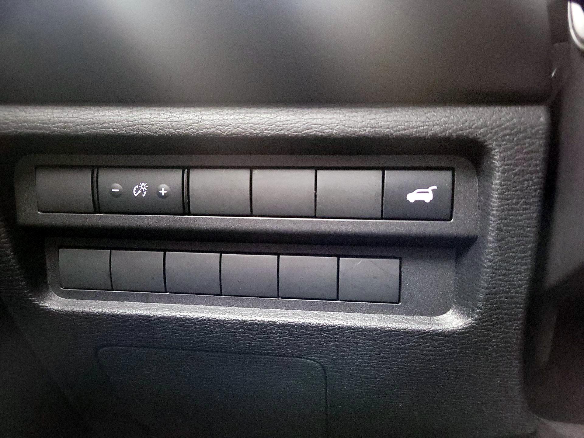 Thumbnail: 2024 Mitsubishi Outlander - 13