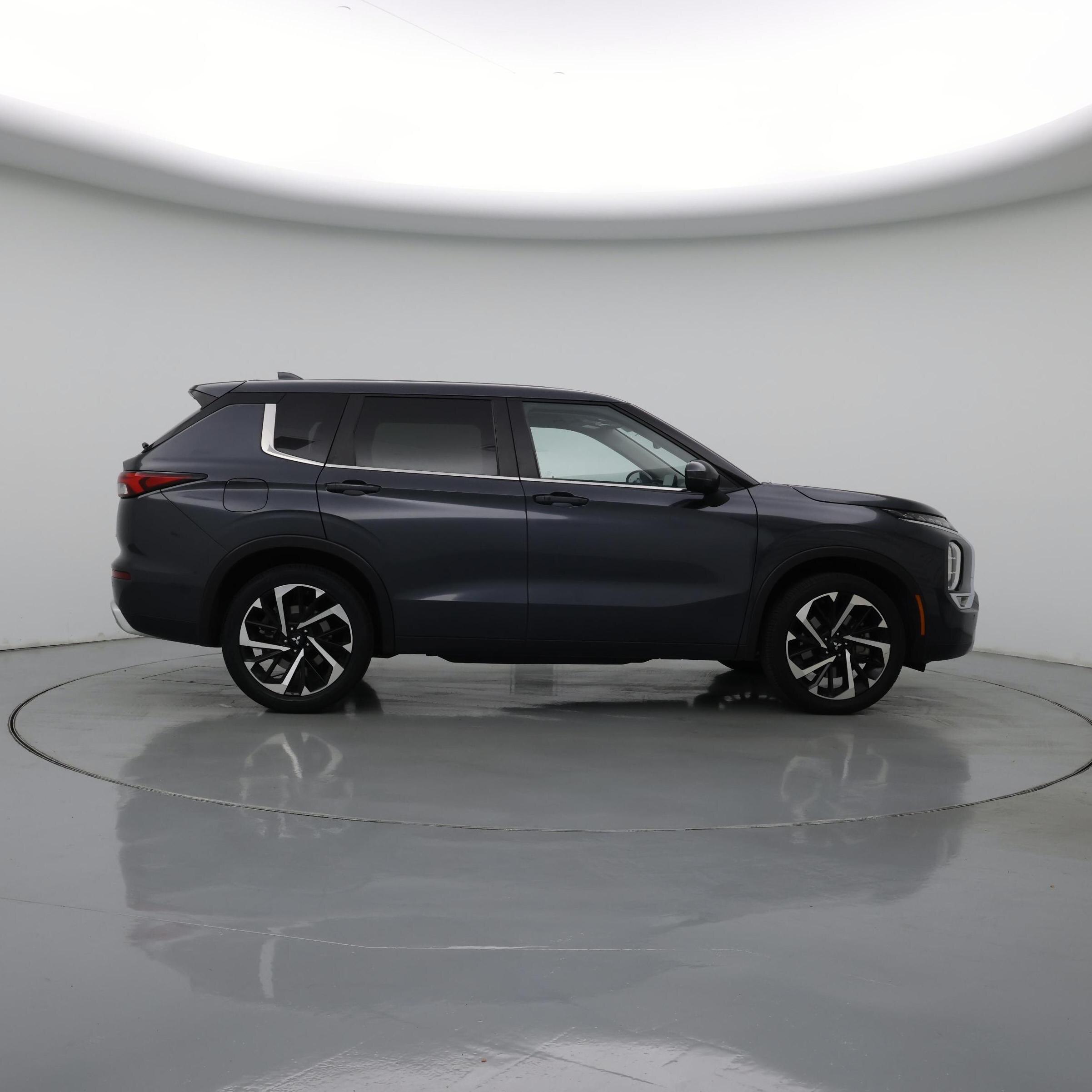 Thumbnail: 2024 Mitsubishi Outlander - 7