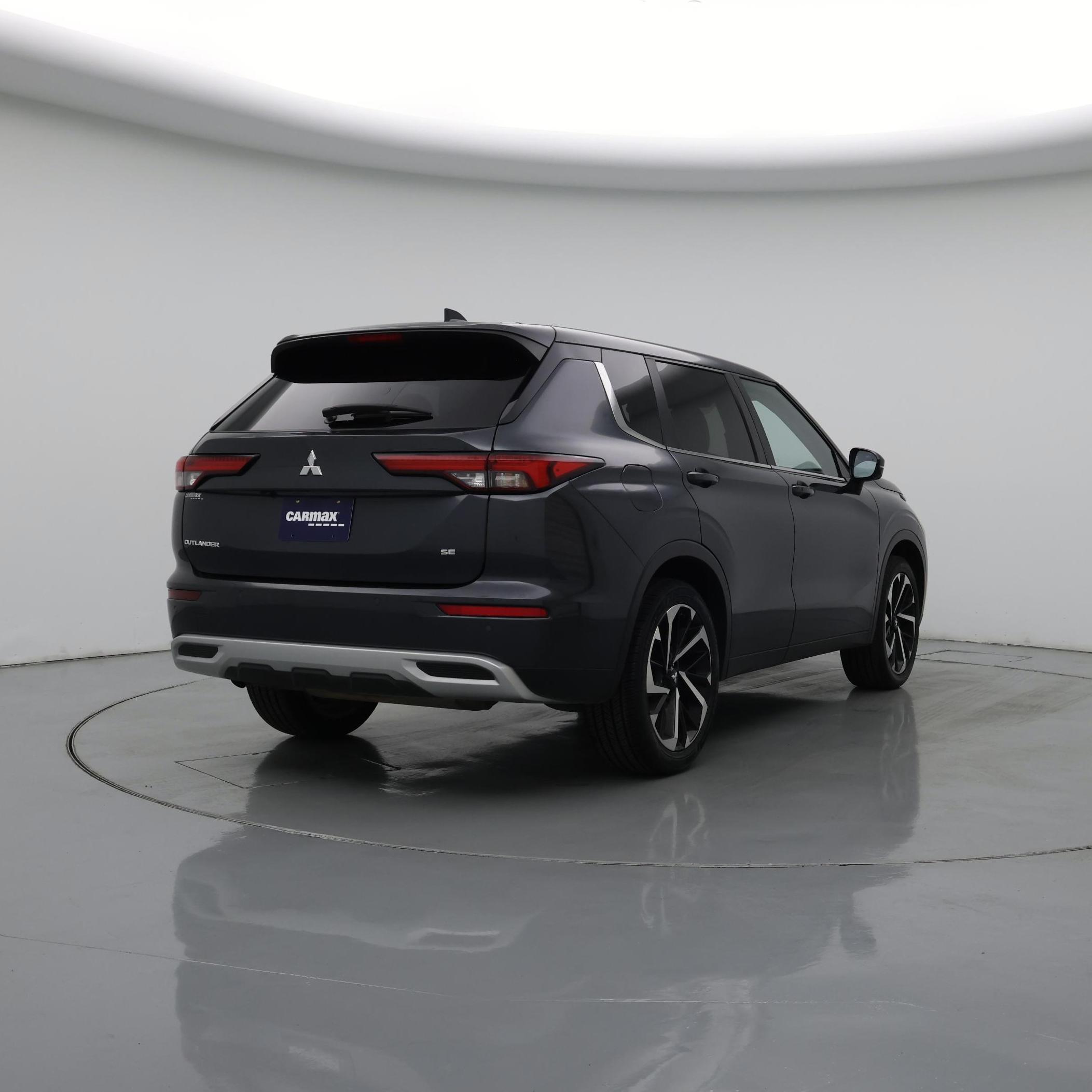 Thumbnail: 2024 Mitsubishi Outlander - 8