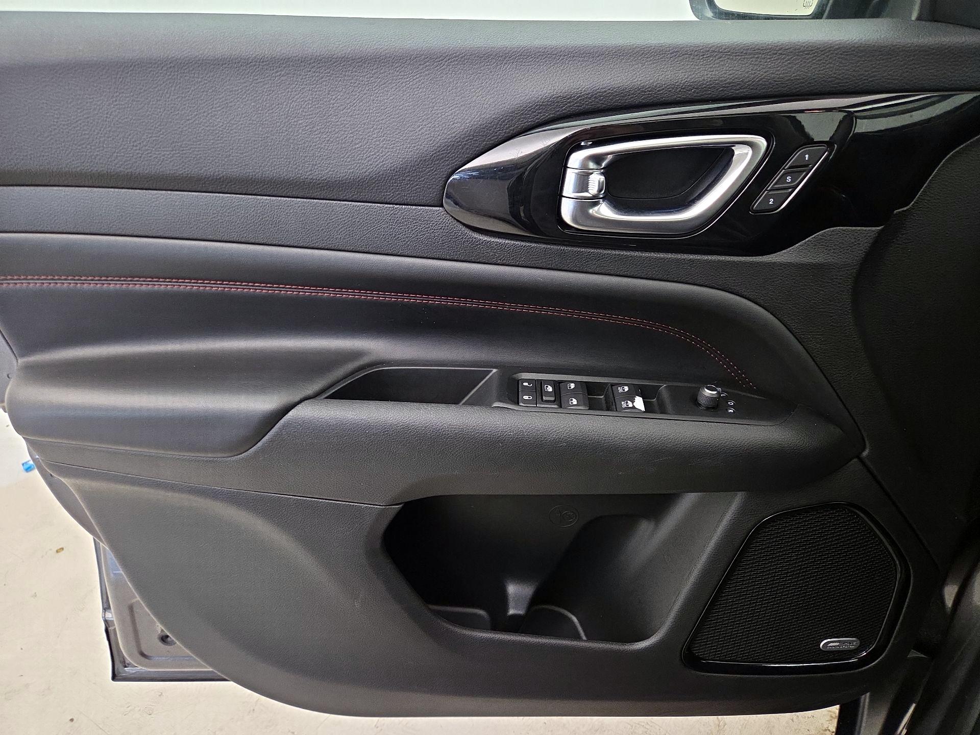 Thumbnail: 2022 Jeep Compass - 12