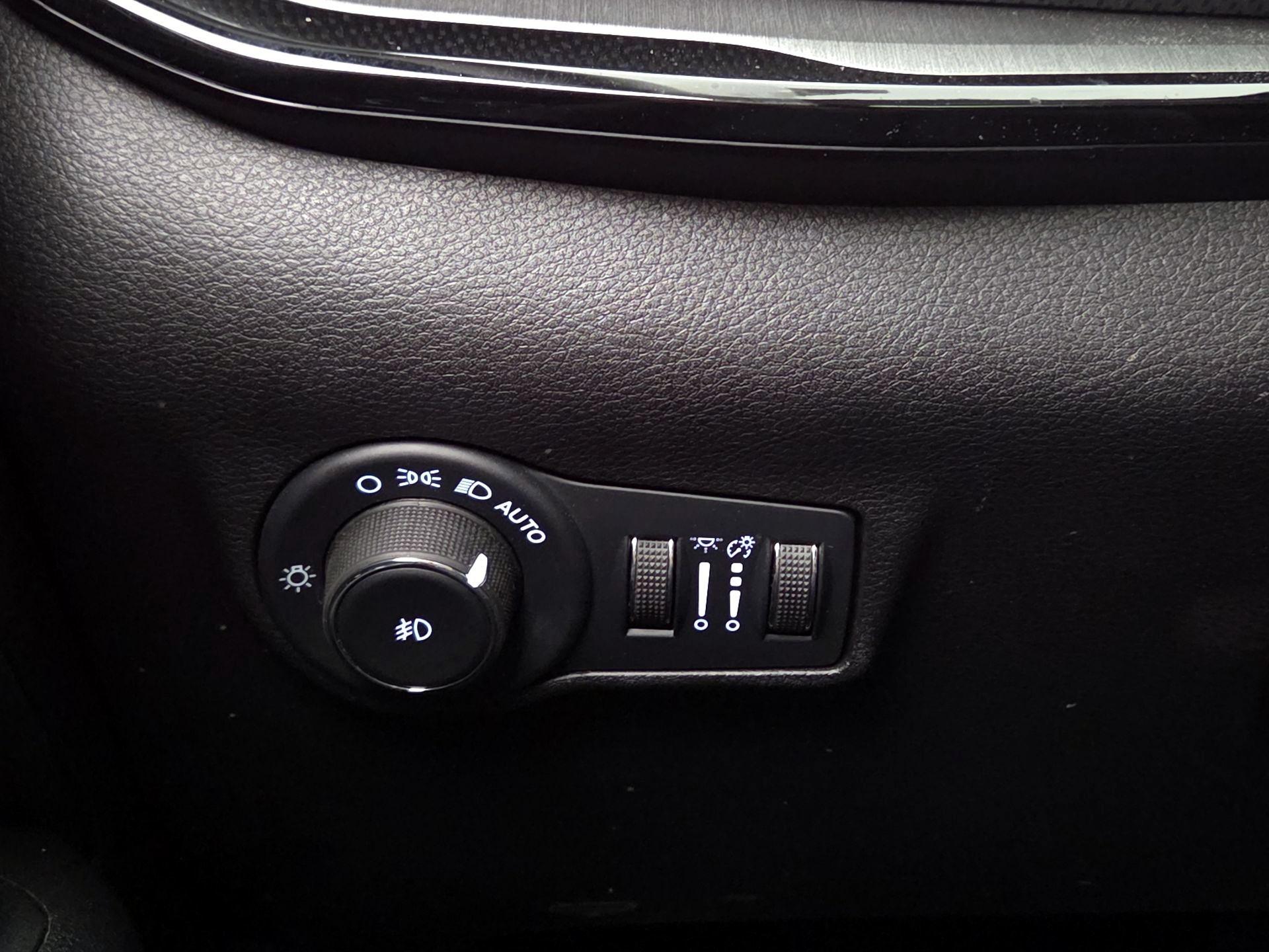 Thumbnail: 2022 Jeep Compass - 13