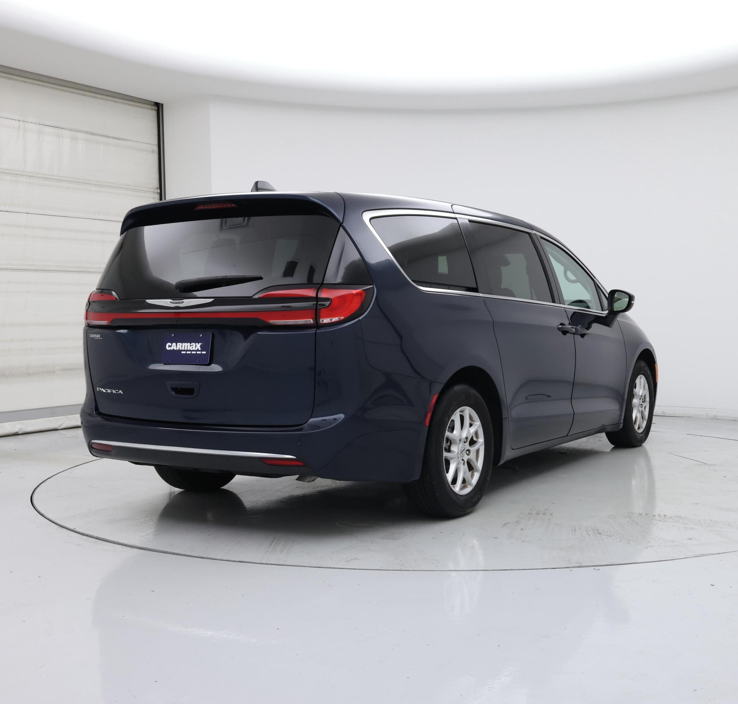 Thumbnail: 2023 Chrysler Pacifica - 8